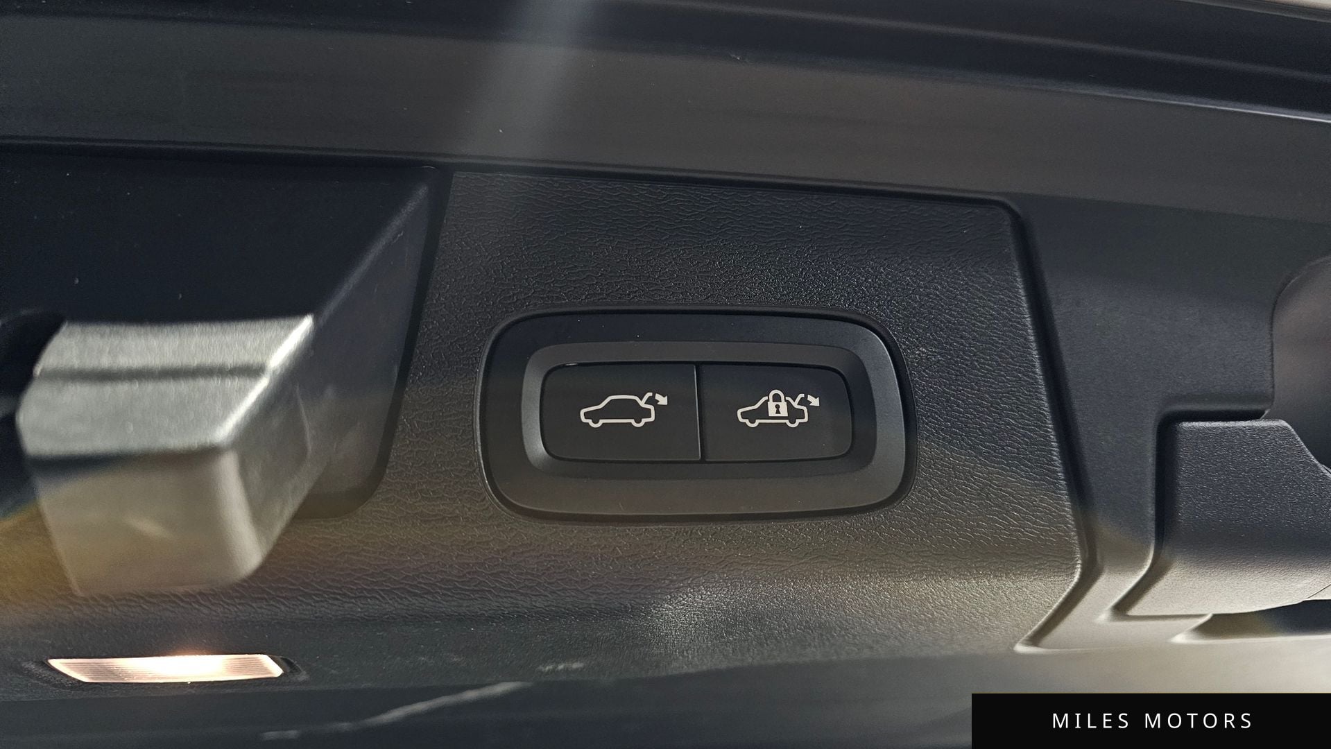 Volvo XC60 2022 — миниатюра 20