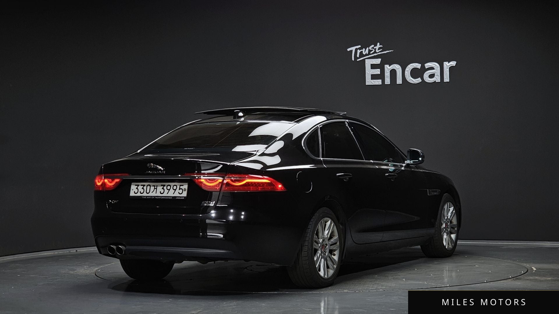 Jaguar XF (X260) 2019 — миниатюра 2