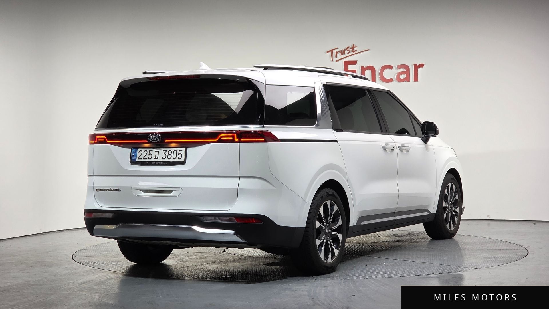 Kia Carnival 2021 — миниатюра 2