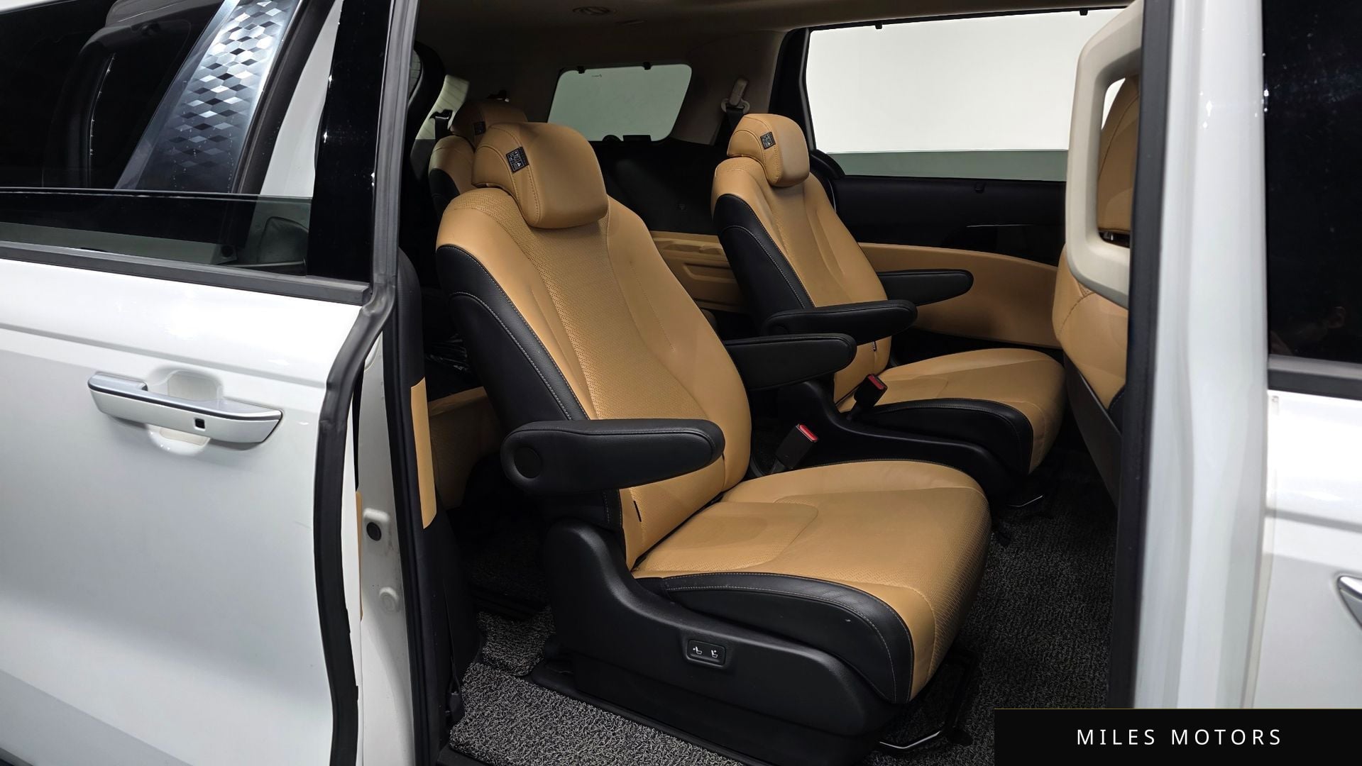 Kia Carnival 2021 — миниатюра 11