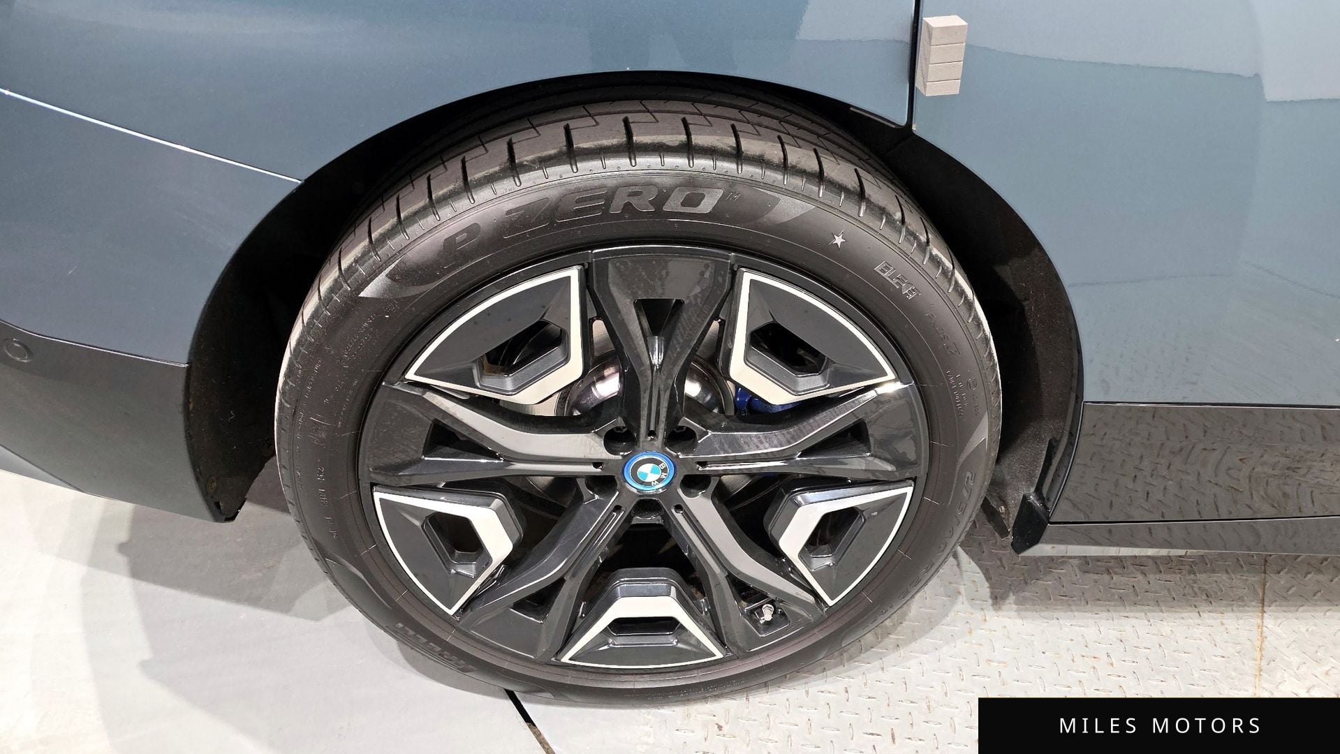 BMW iX 2022 — миниатюра 5