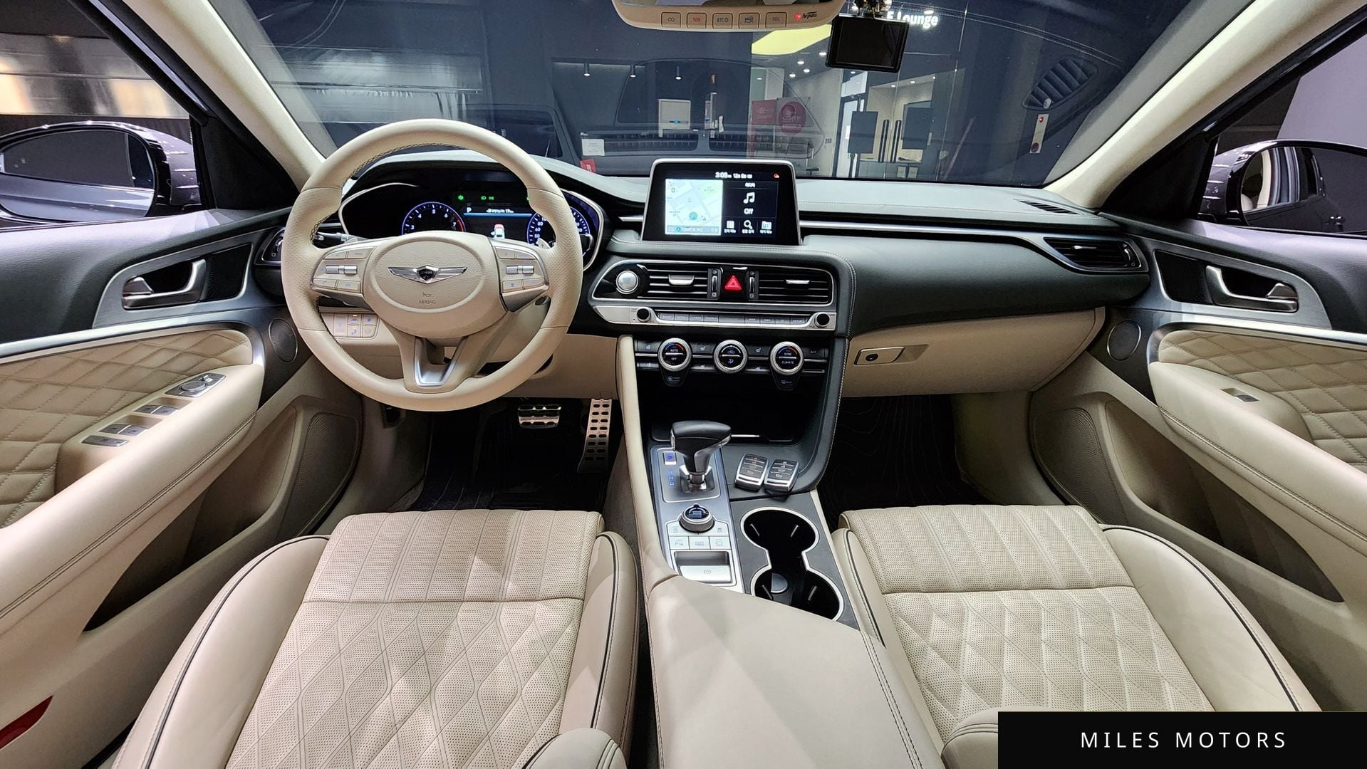 Genesis G70 2019 — фото 1 из 12