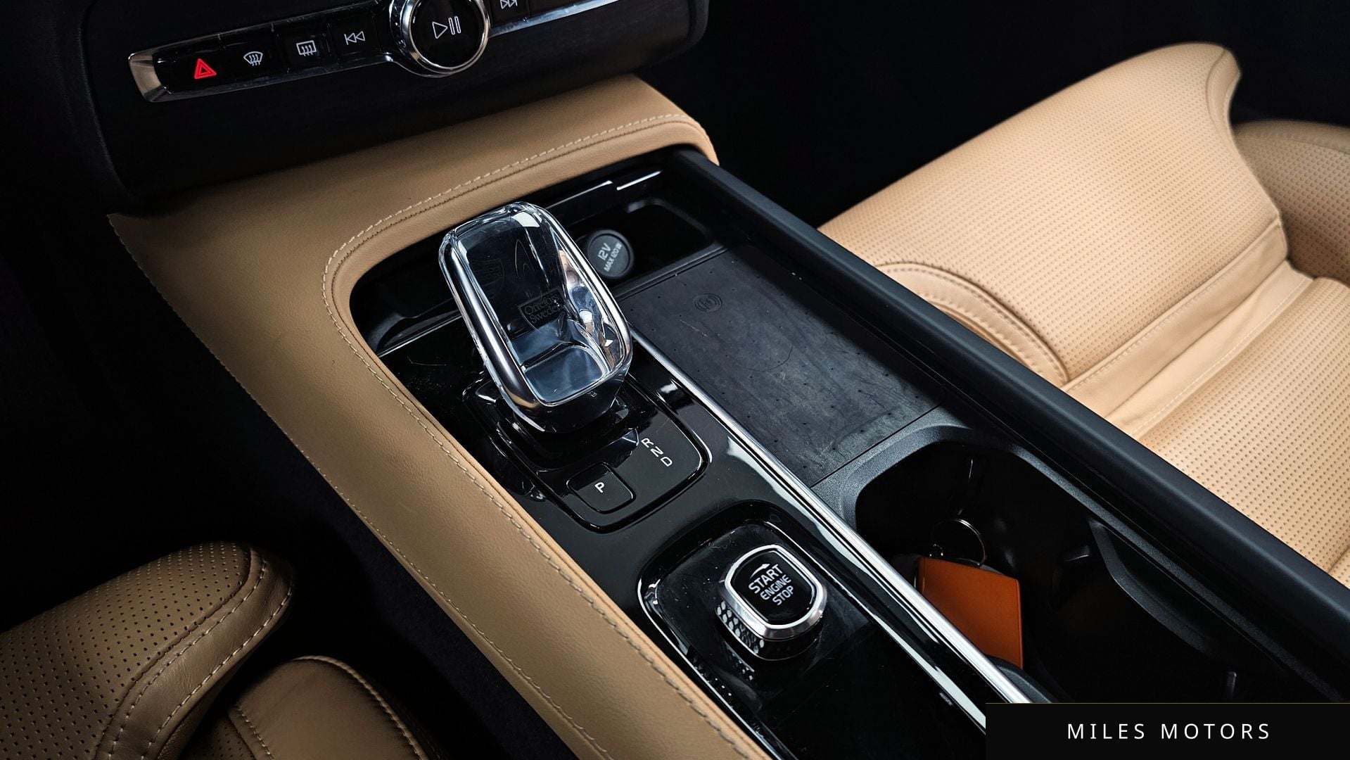 Volvo XC90 2022 — миниатюра 9