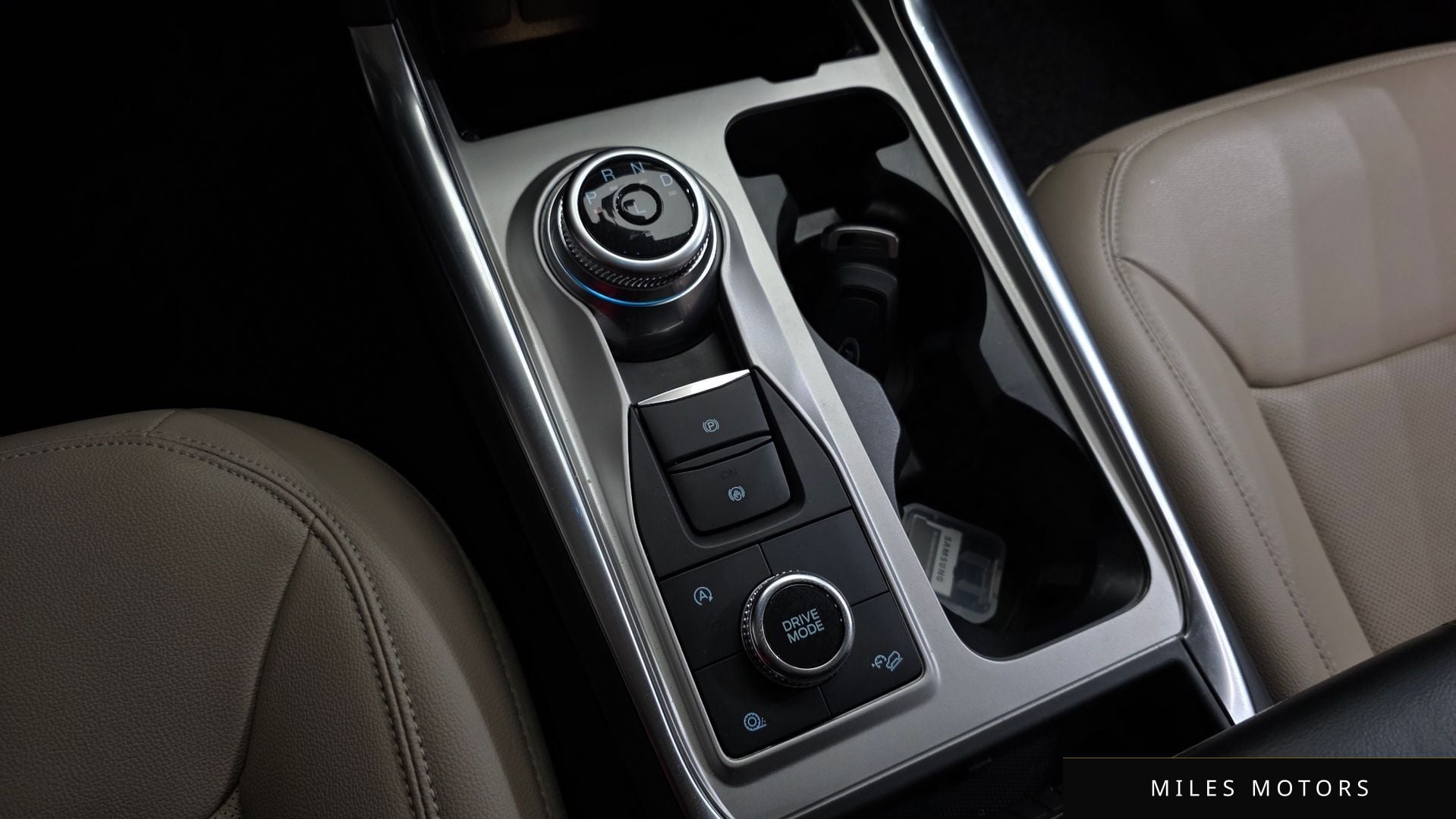 Ford Explorer 2023 — миниатюра 9