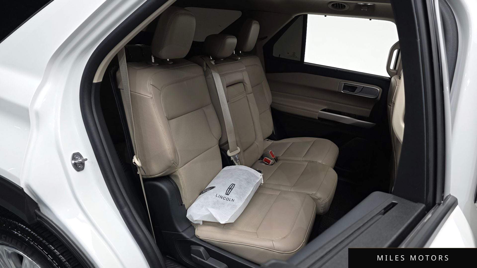 Ford Explorer 2023 — миниатюра 12