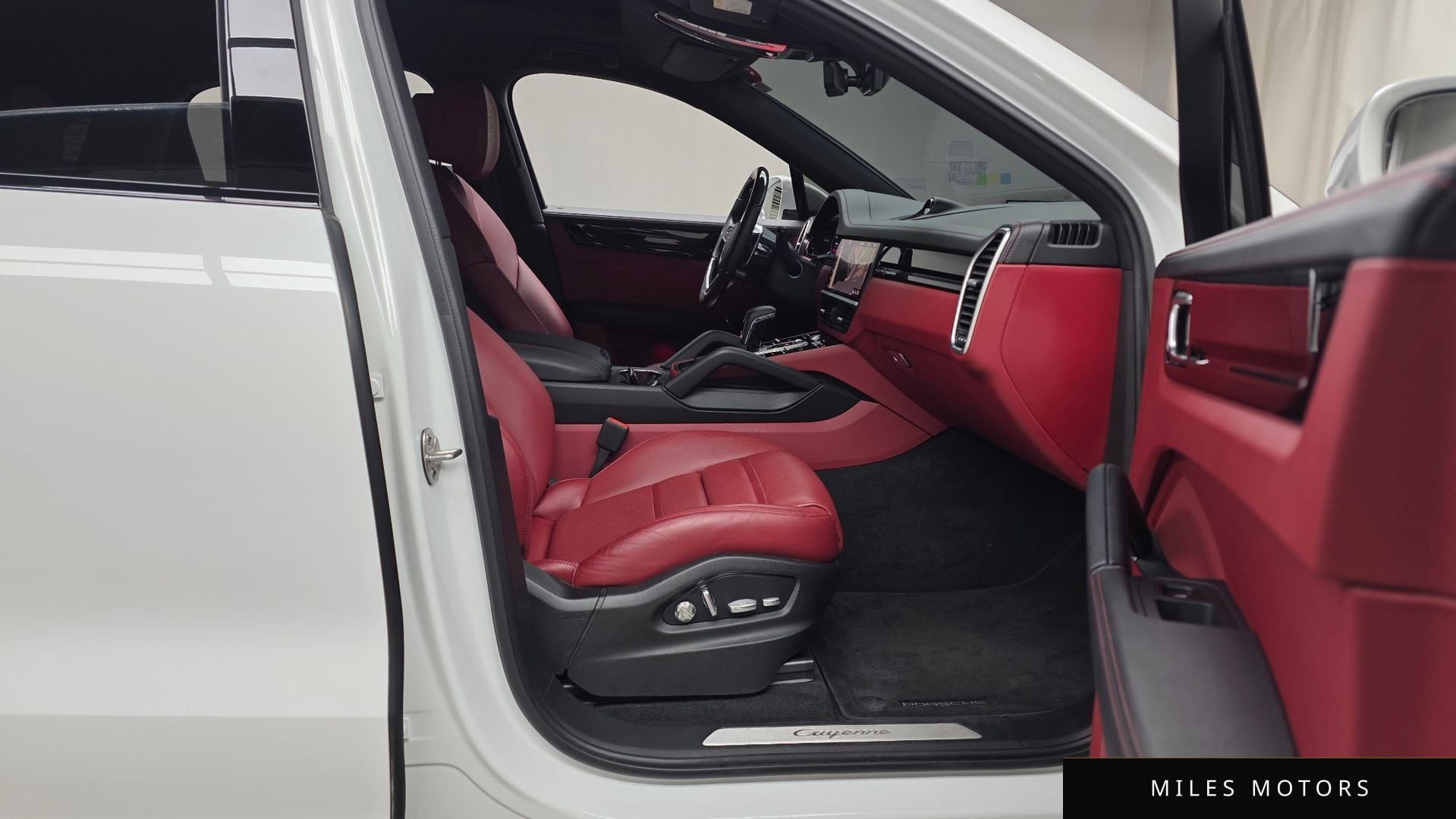 Porsche Cayenne 2021 — миниатюра 11
