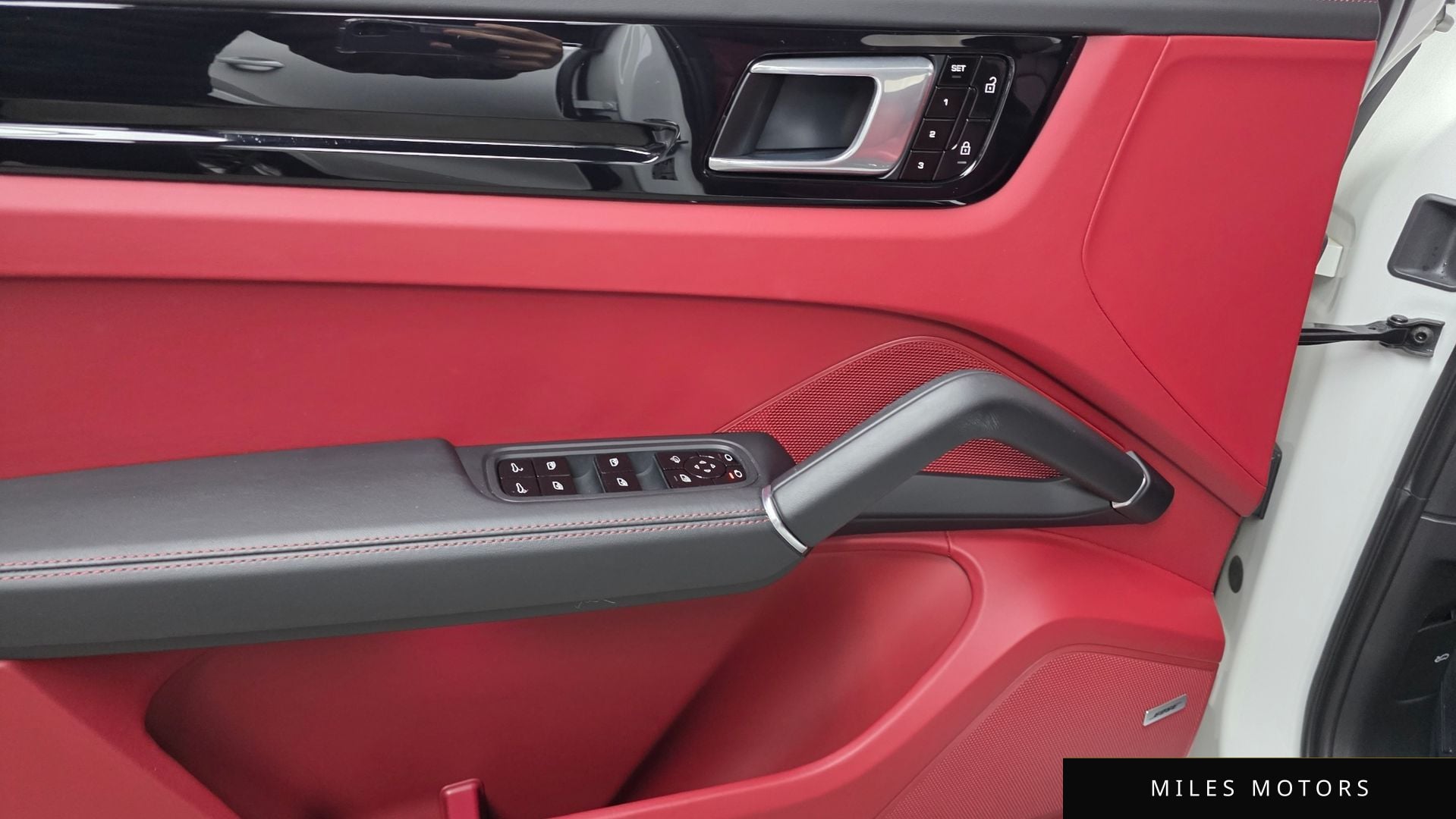 Porsche Cayenne 2021 — миниатюра 17