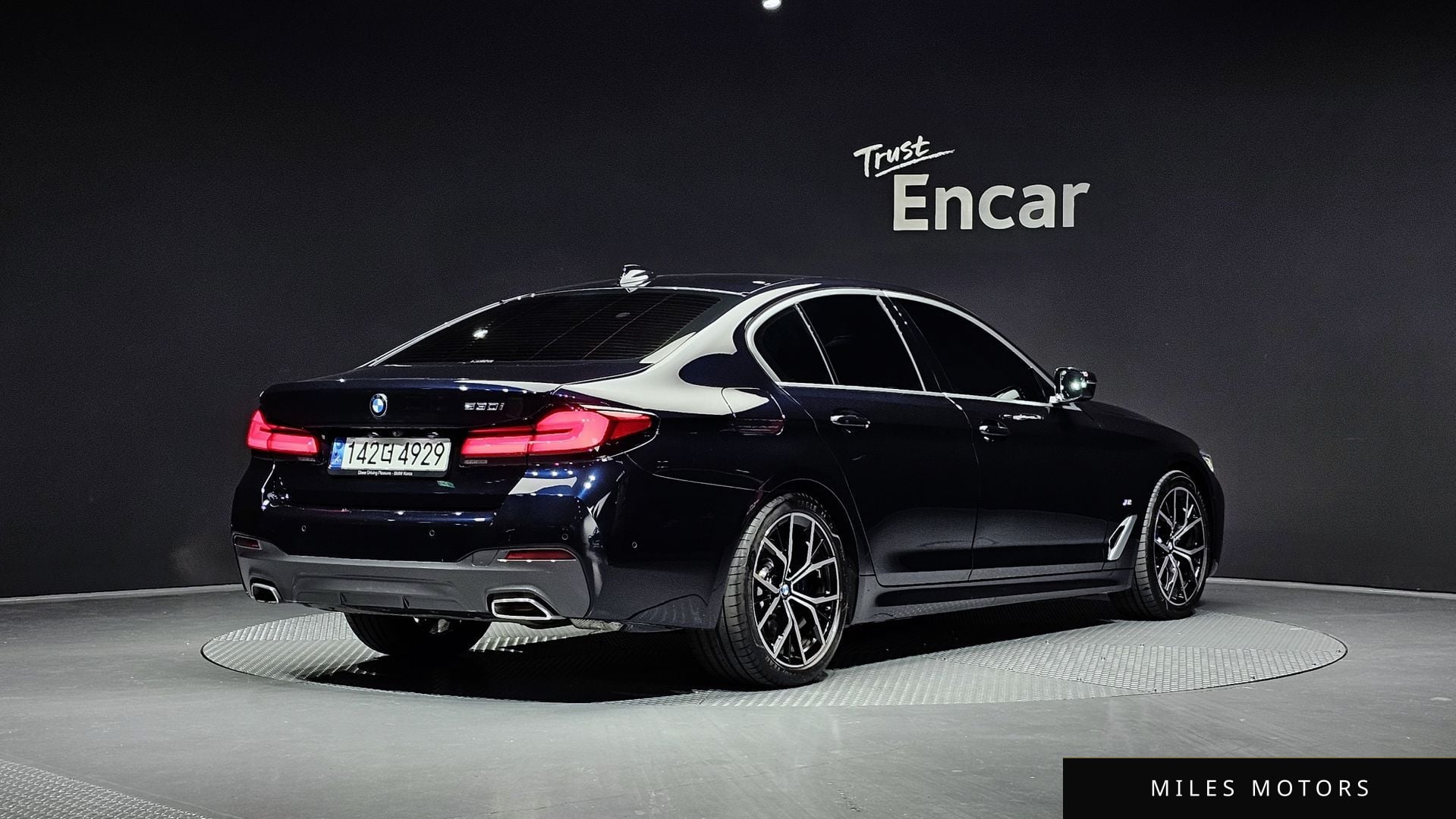BMW 5 Series (G30) 2023 — миниатюра 2