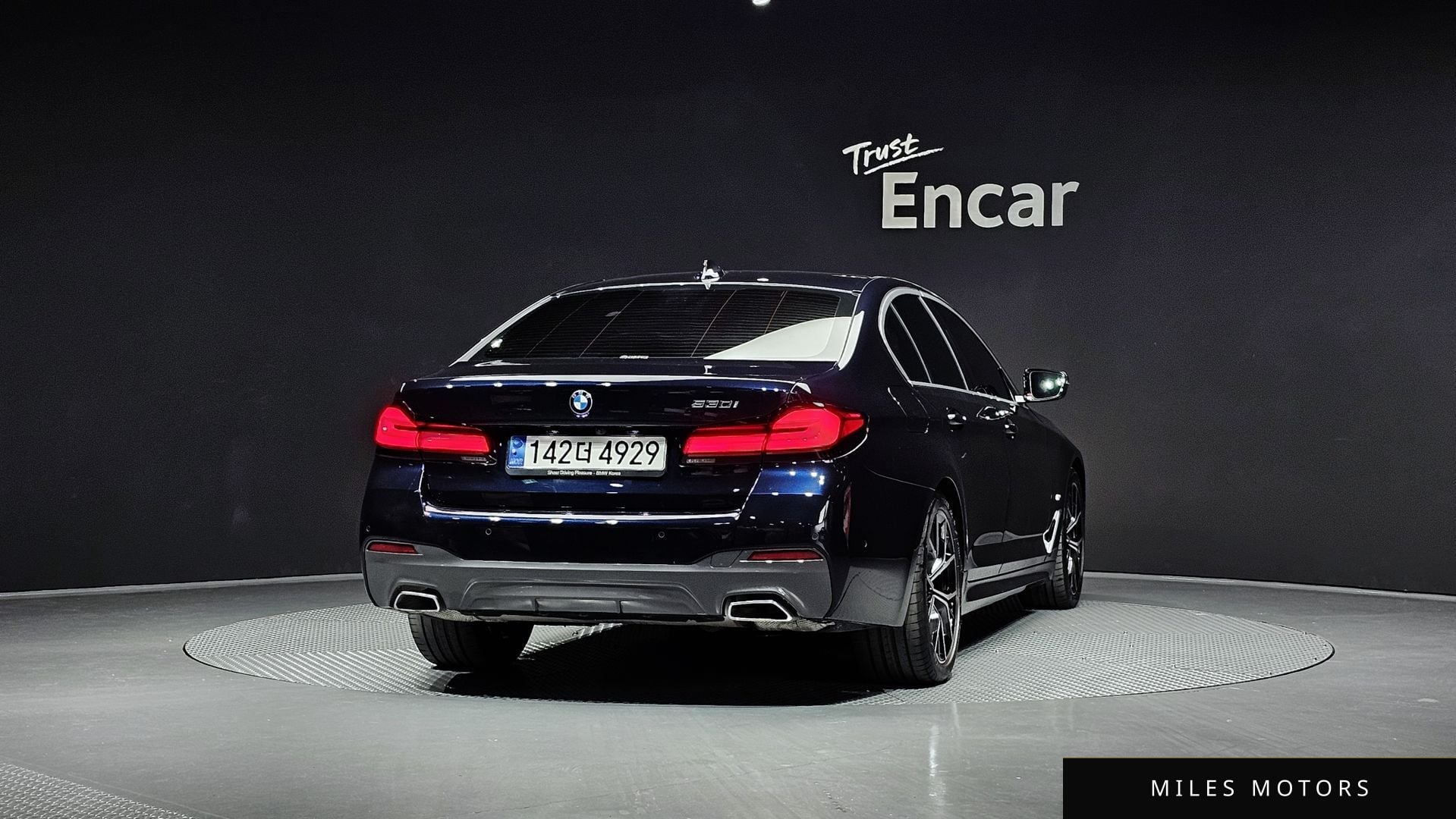BMW 5 Series (G30) 2023 — миниатюра 4