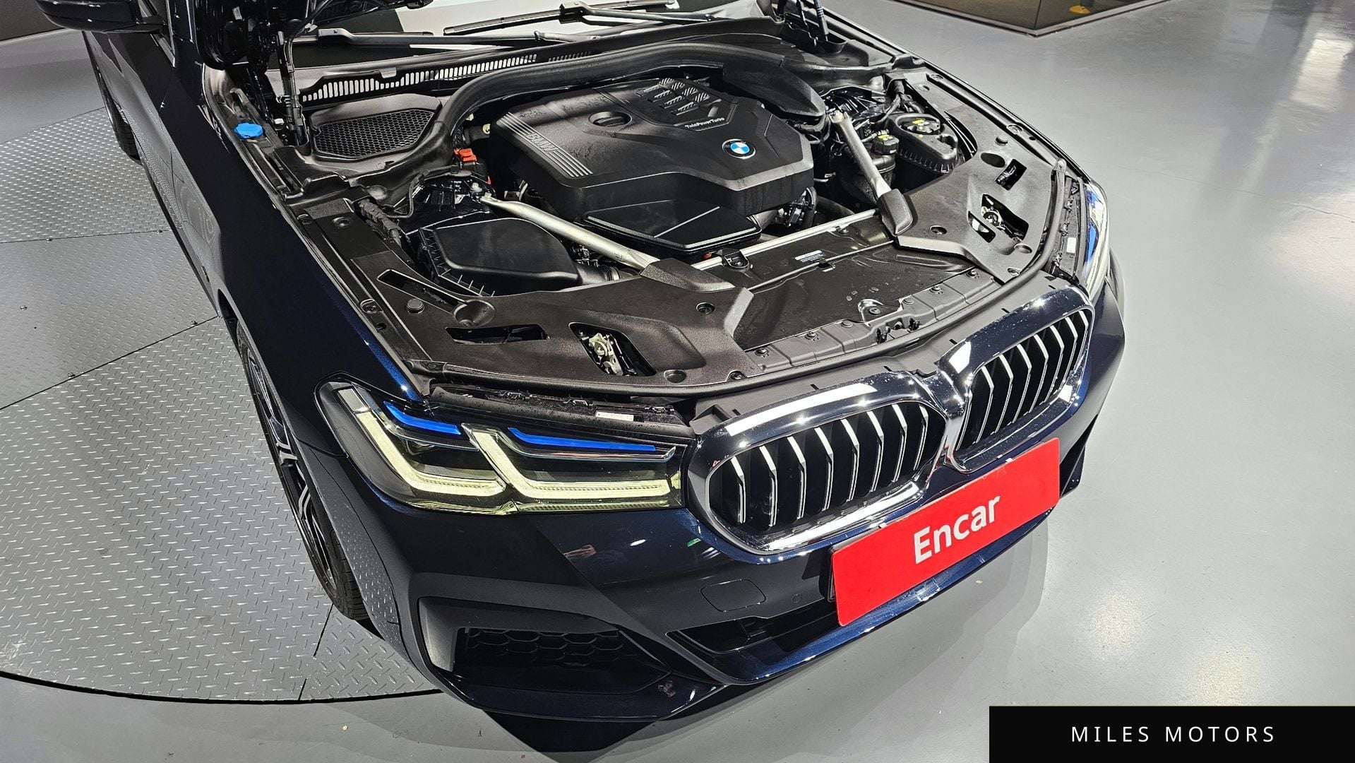 BMW 5 Series (G30) 2023 — миниатюра 6