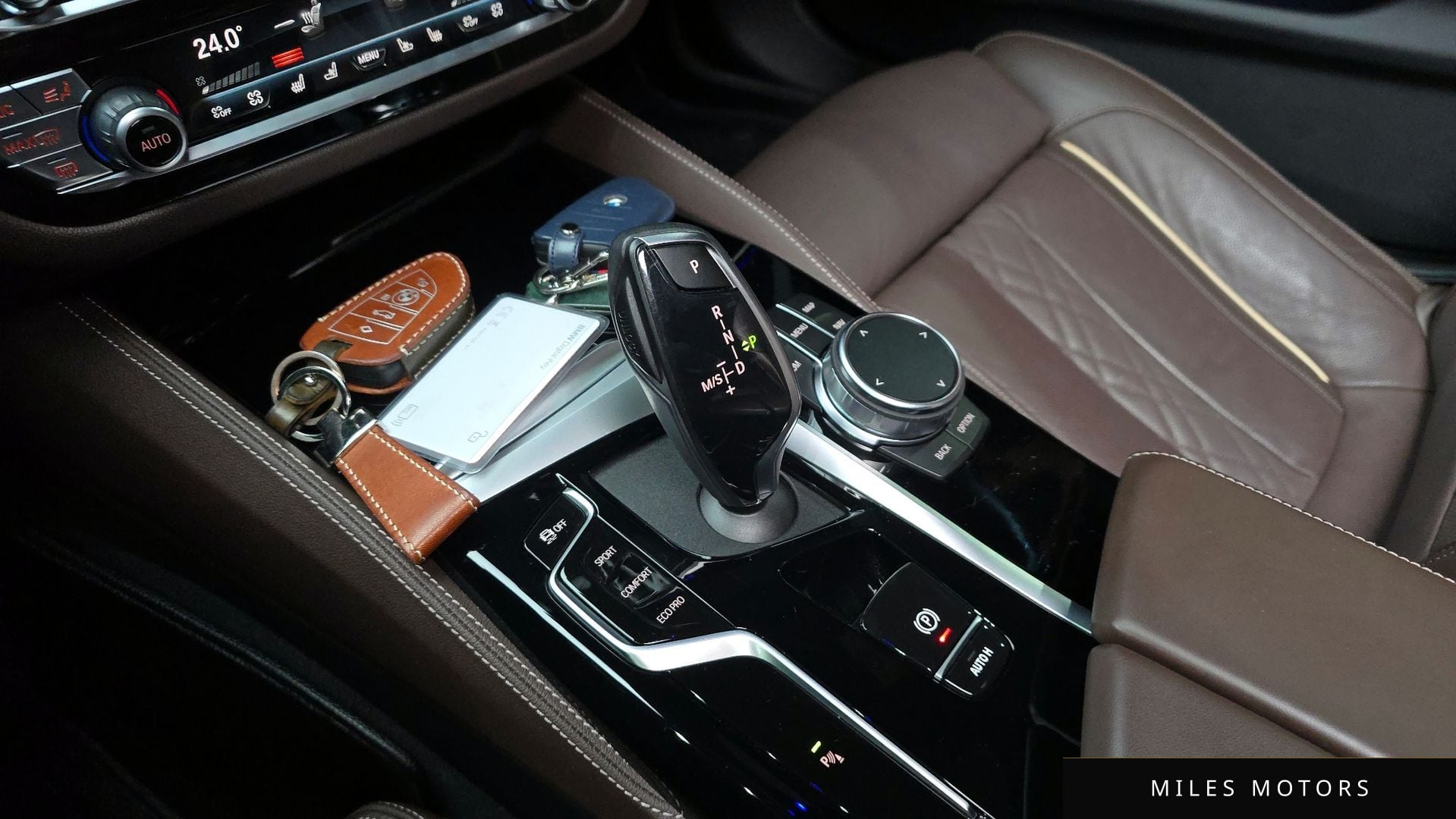 BMW 5 Series (G30) 2023 — миниатюра 9