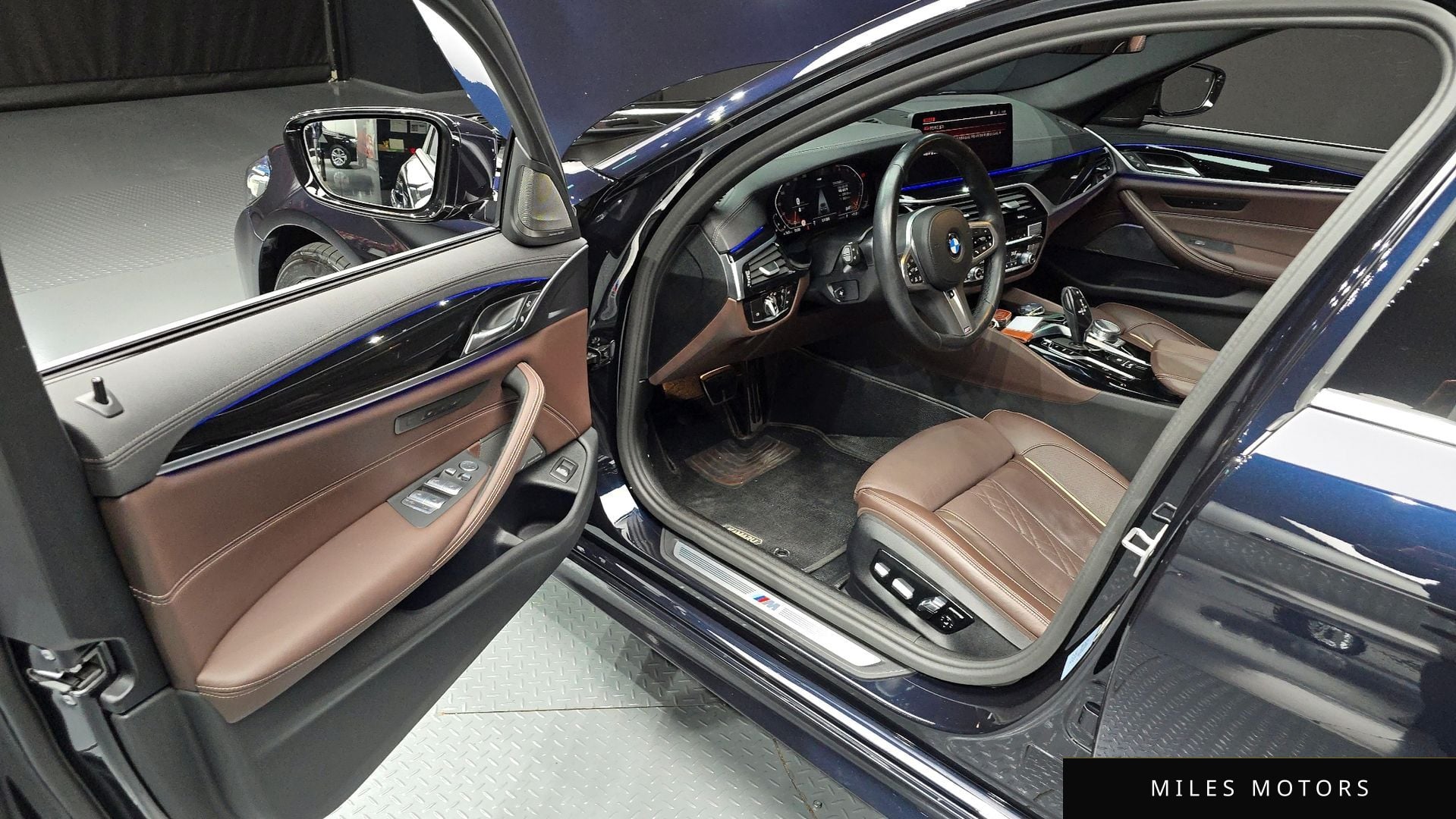 BMW 5 Series (G30) 2023 — миниатюра 10