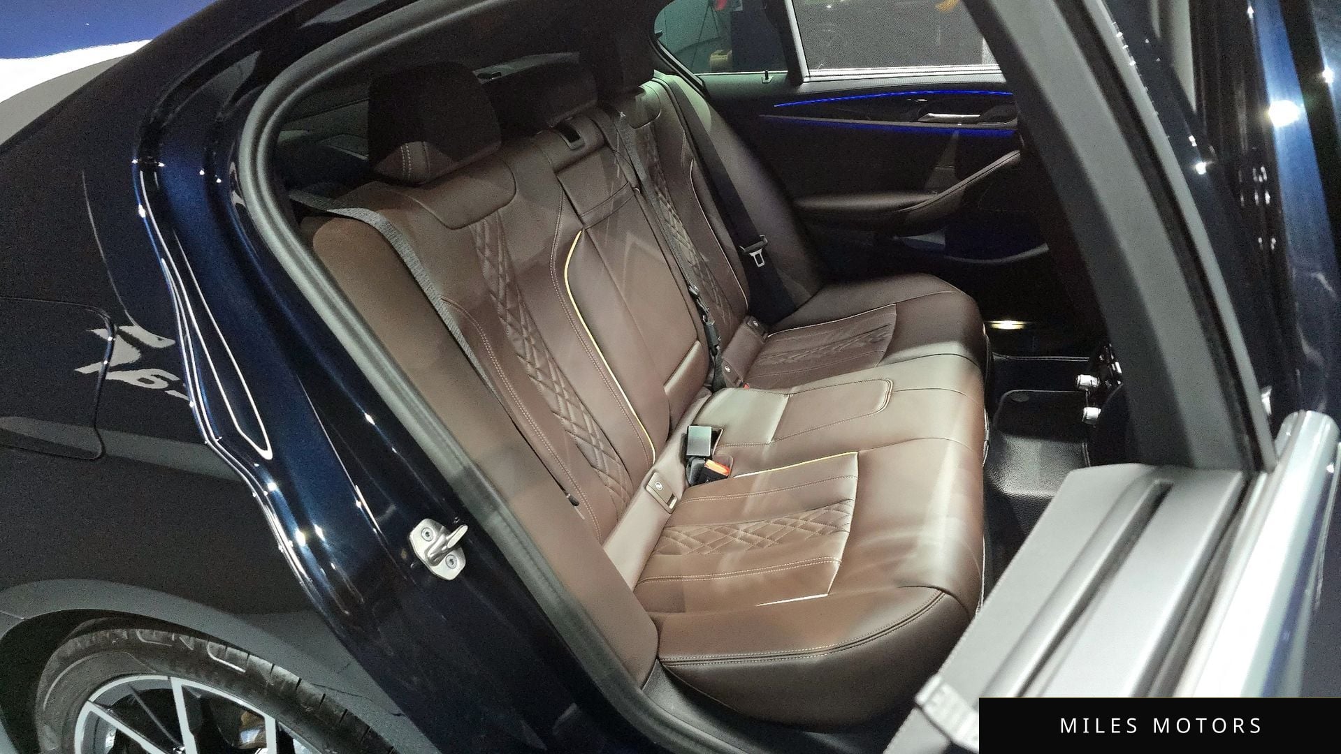 BMW 5 Series (G30) 2023 — миниатюра 12