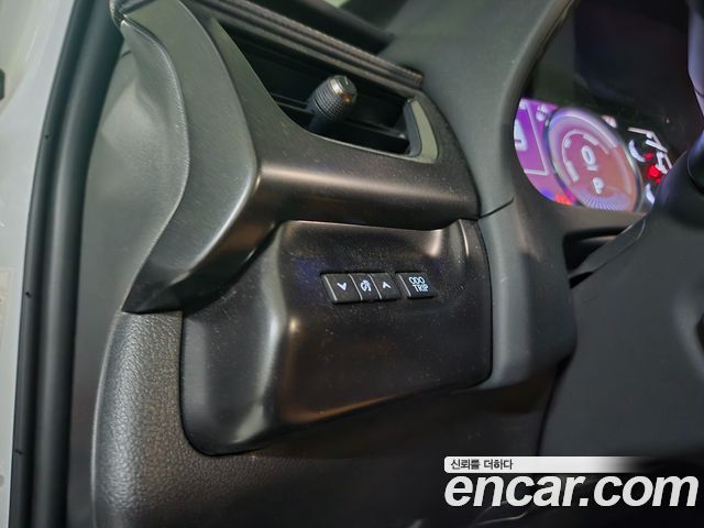 Лексус UX250h 2024 — миниатюра 19