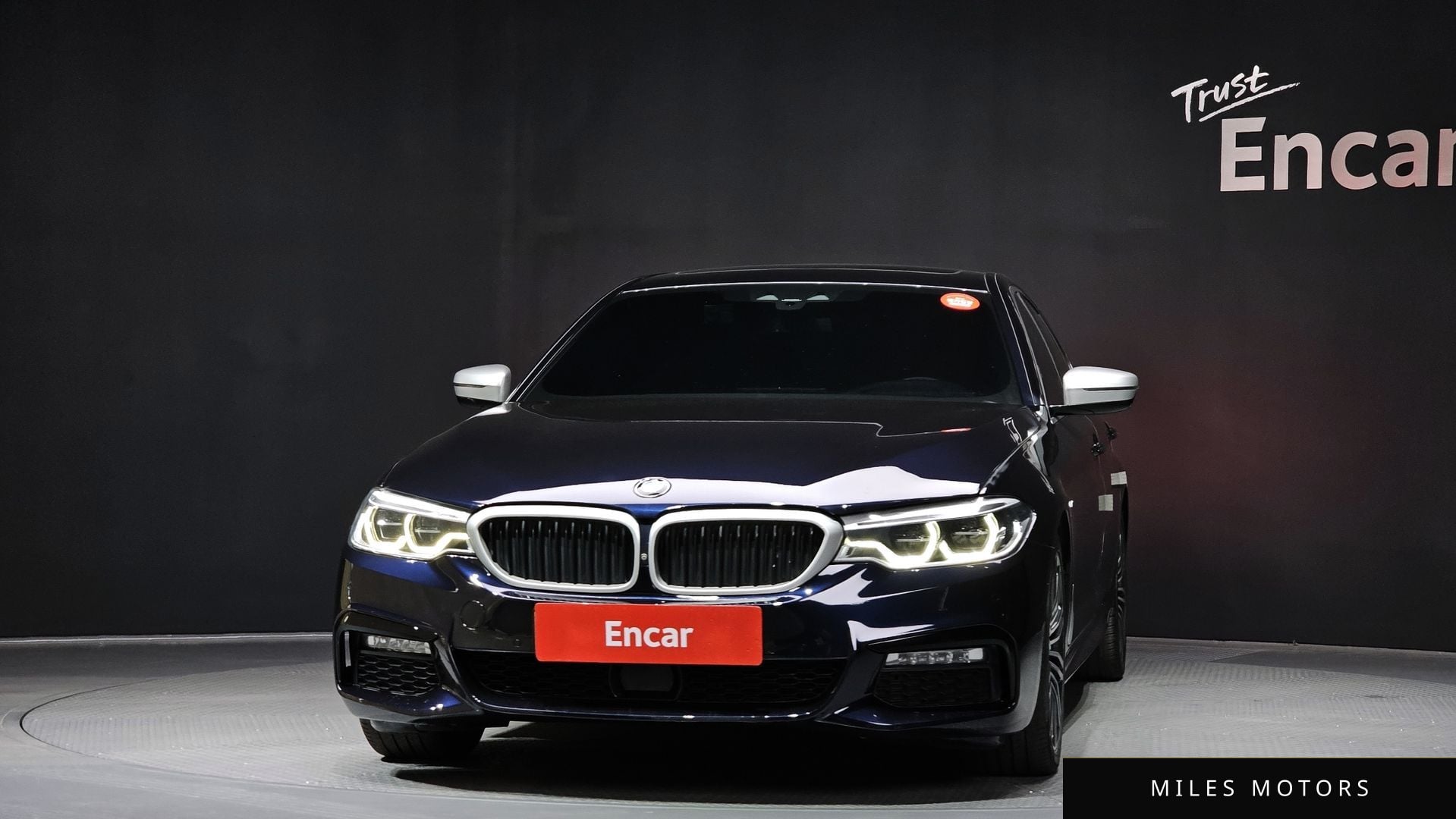 BMW 5 Series (G30) 2018 — миниатюра 3