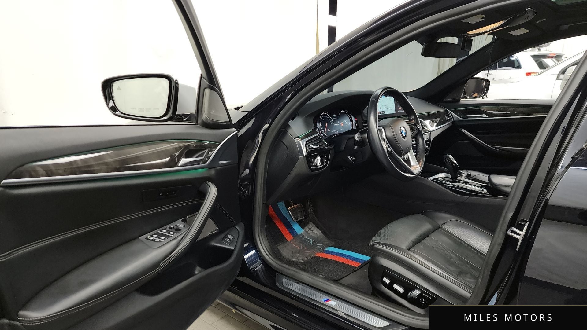 BMW 5 Series (G30) 2018 — миниатюра 10