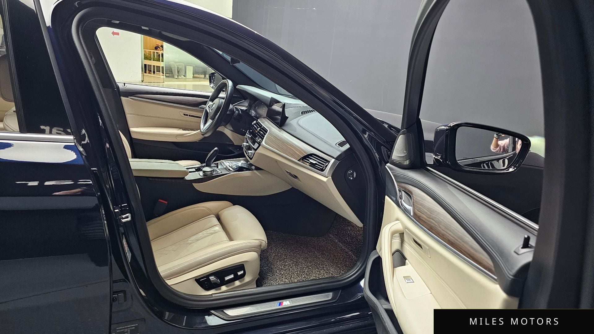 BMW 5 Series (G30) 2020 — миниатюра 10