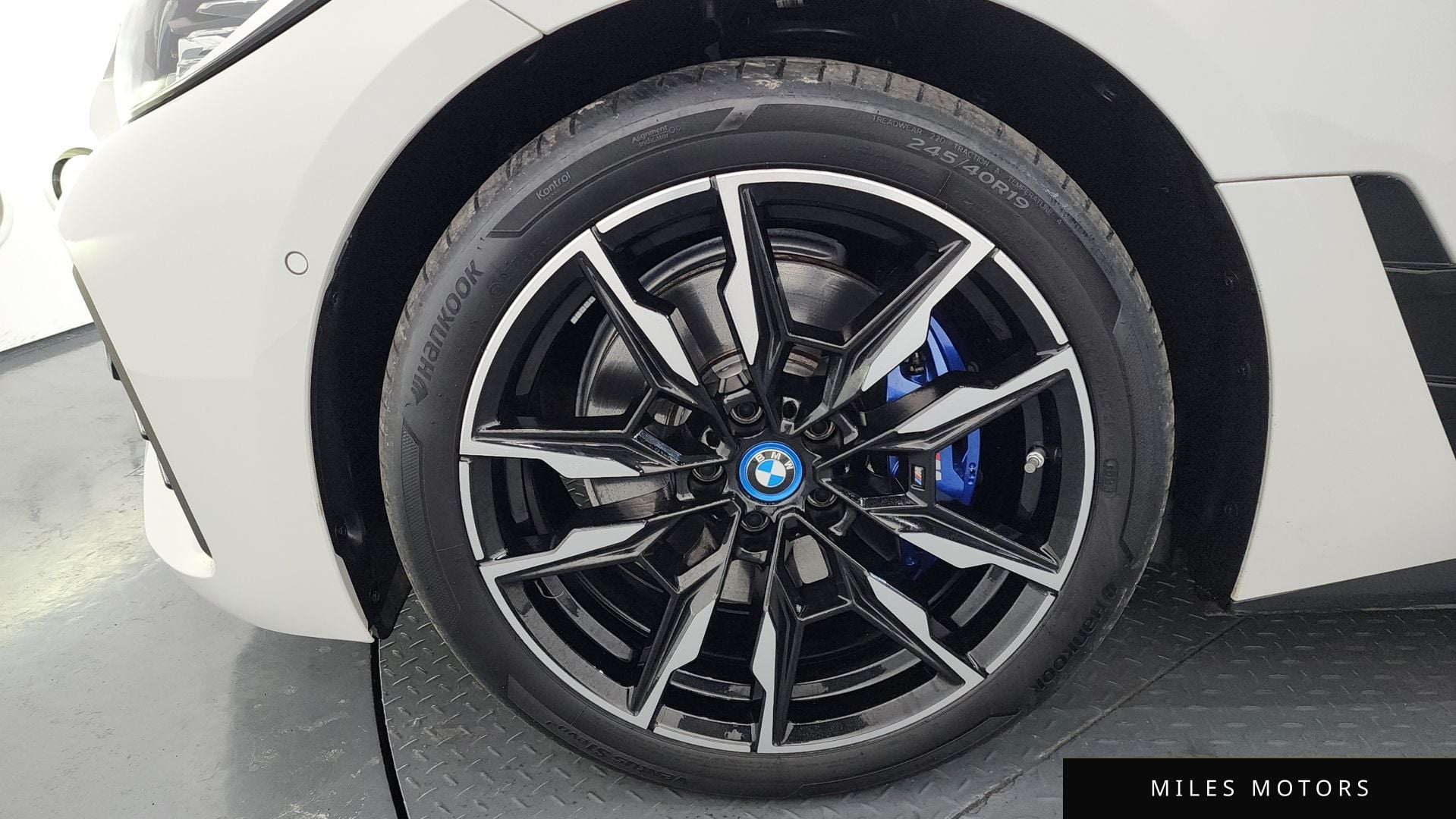 BMW i4 2024 — миниатюра 5