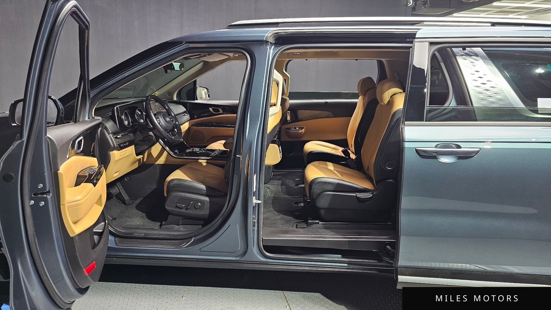 Kia Carnival 2021 — миниатюра 10