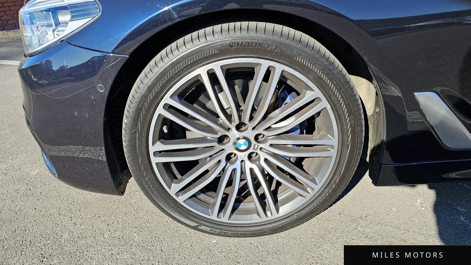 BMW 5 Series (G30) 2019 — миниатюра 5