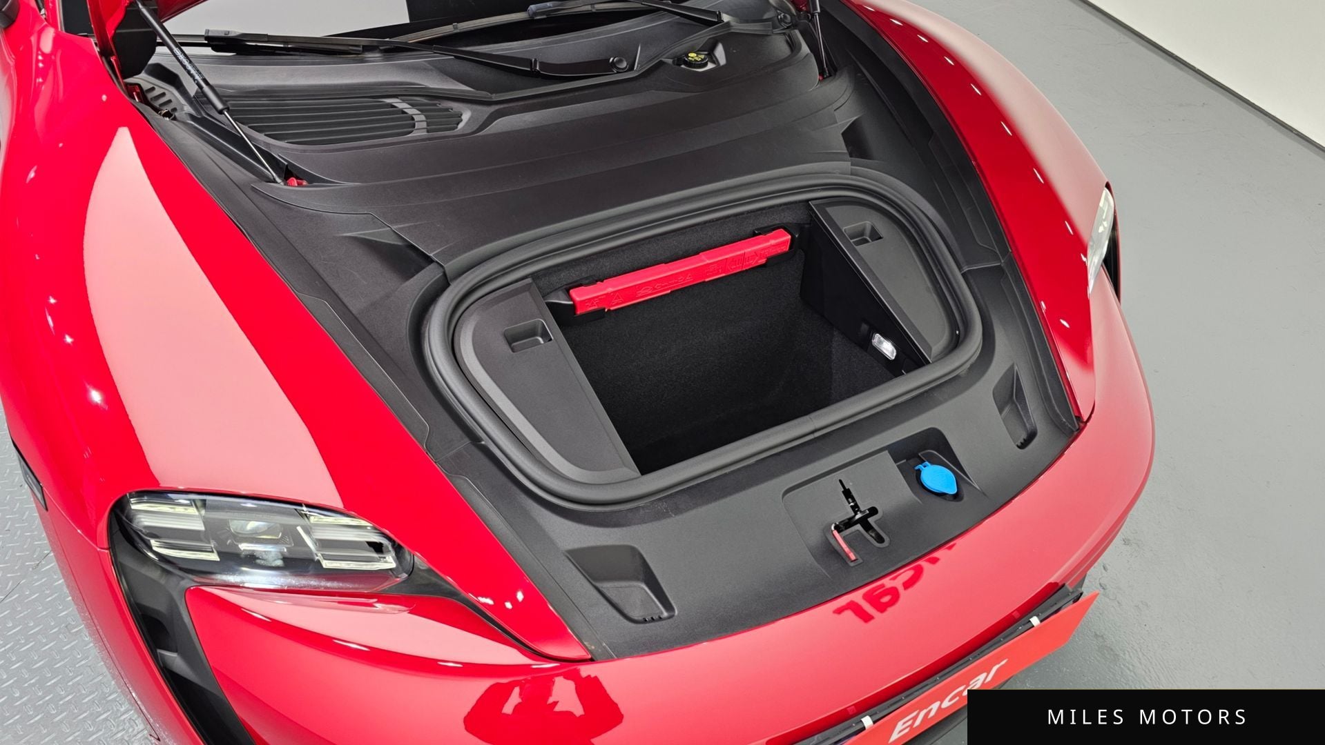 Porsche Taycan 2023 — миниатюра 6