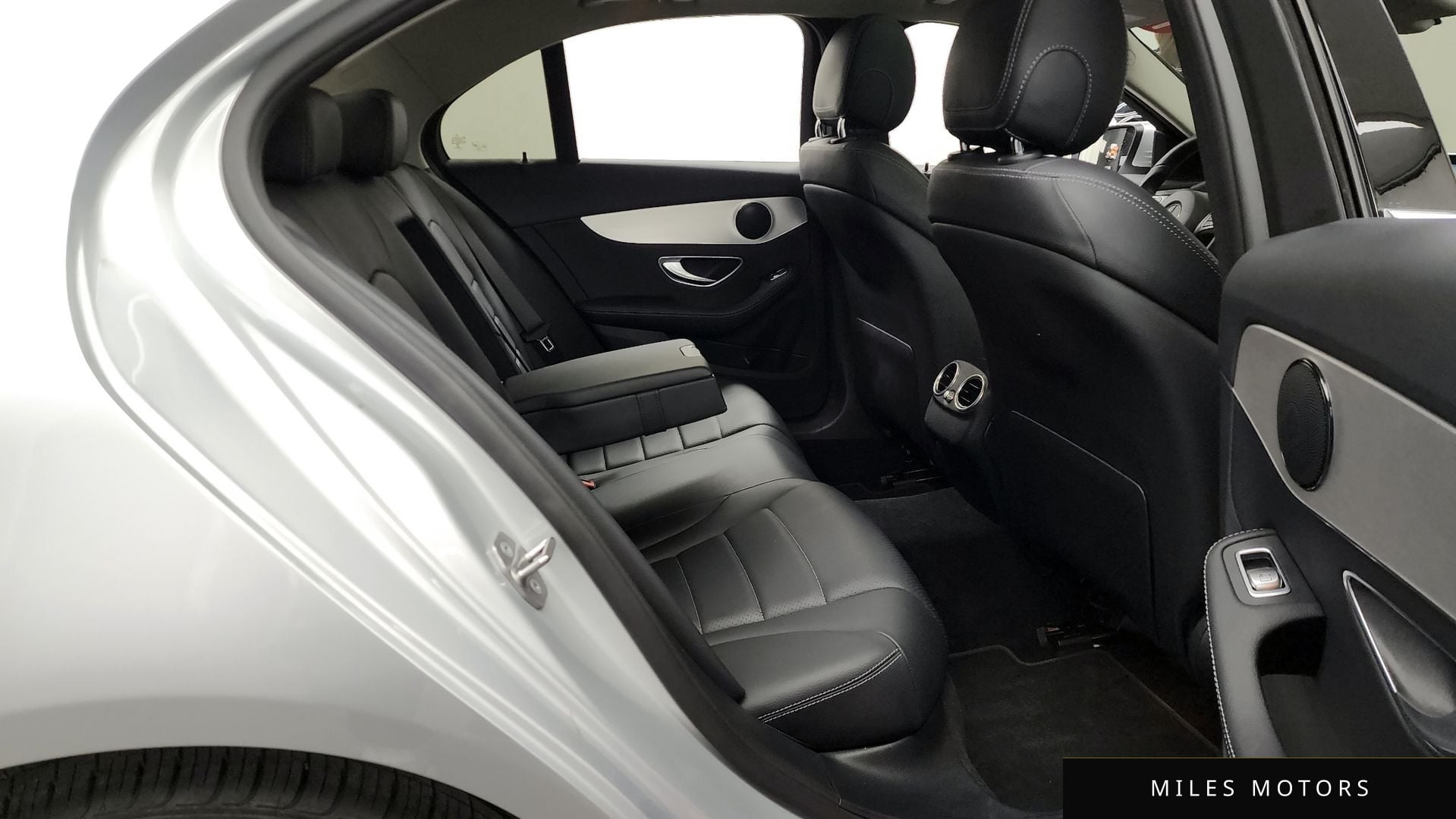 Mercedes-Benz C-Class W205 2017 — миниатюра 12