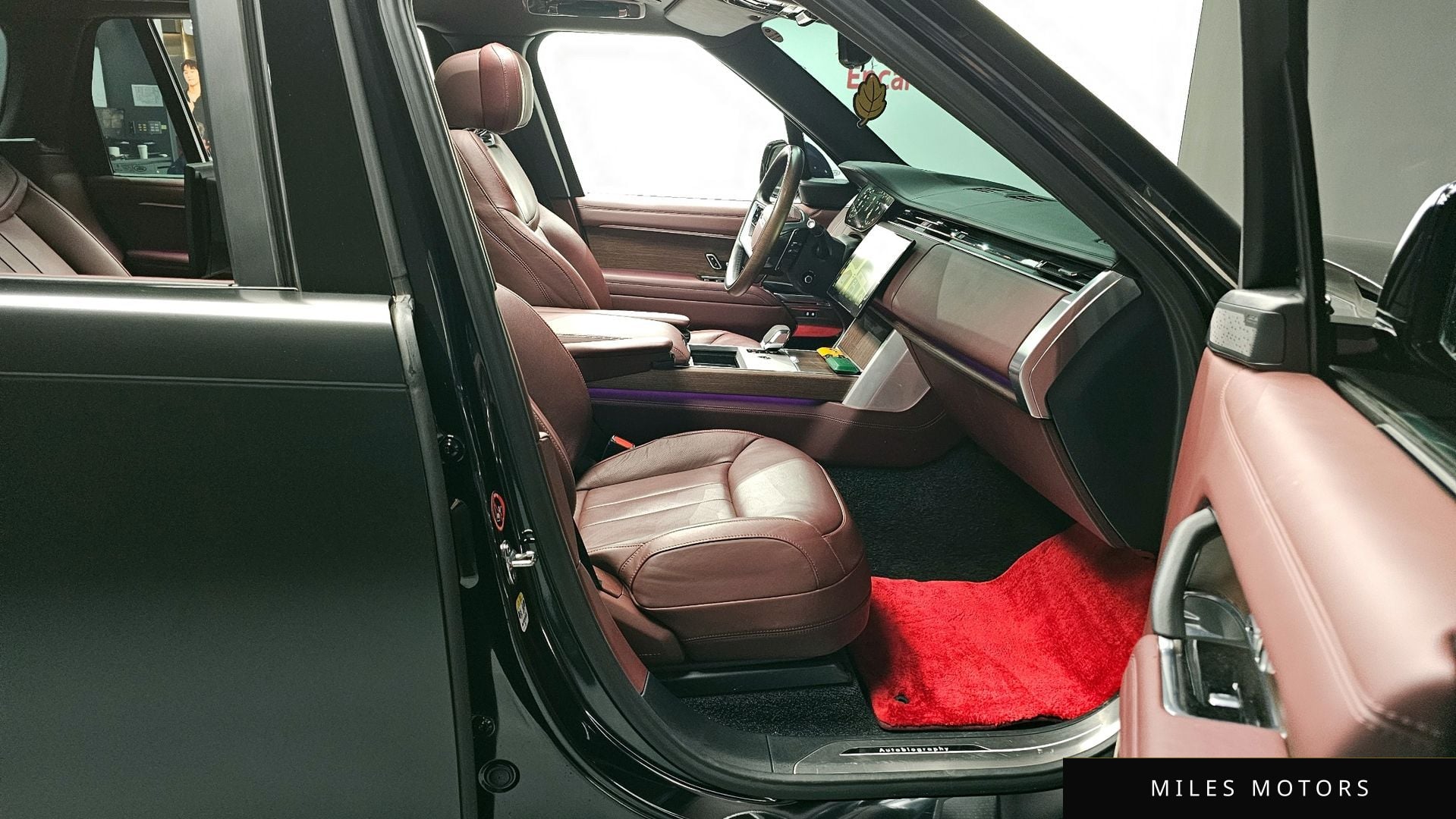 Land Rover Range Rover 2024 — миниатюра 11