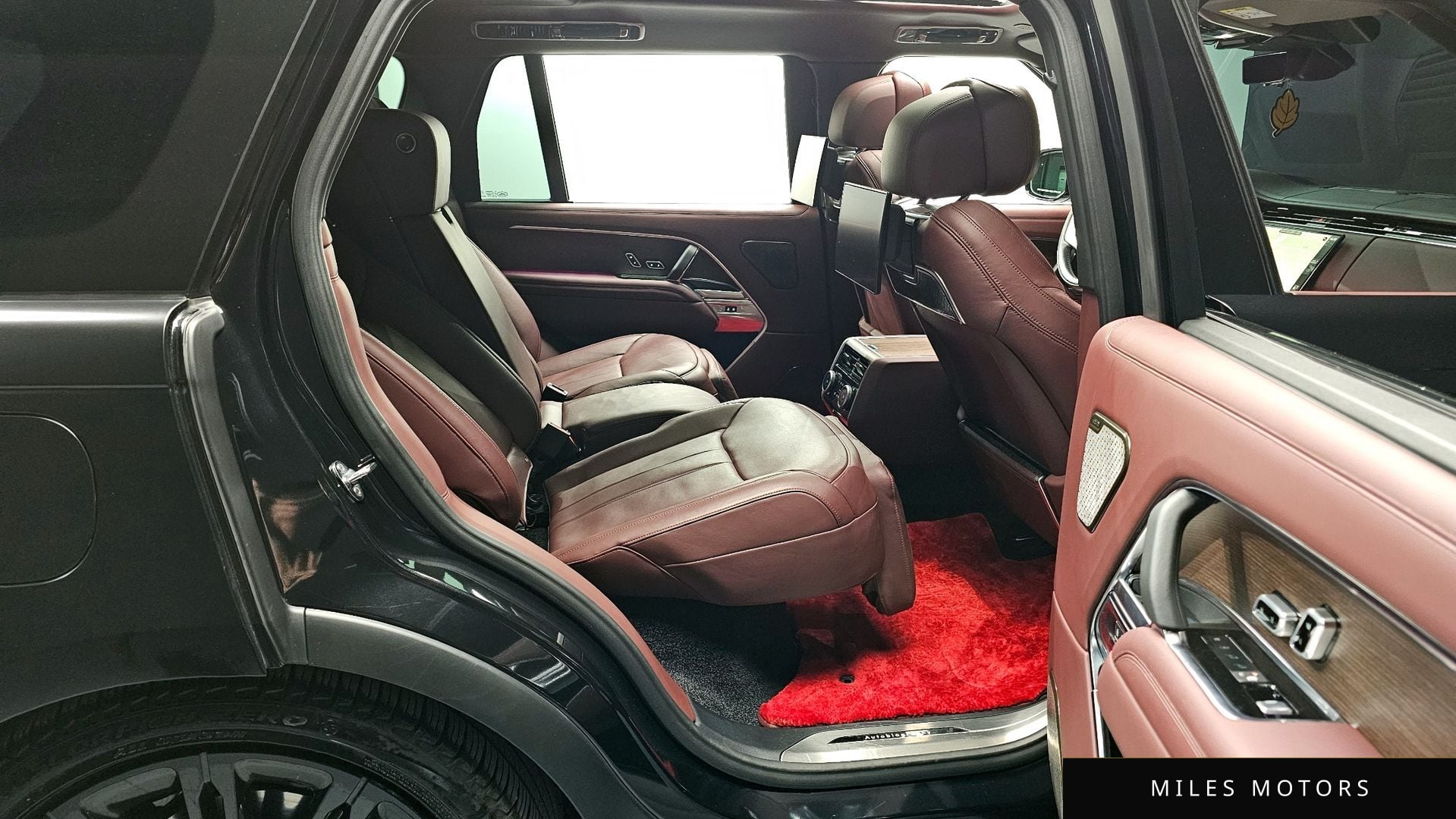 Land Rover Range Rover 2024 — миниатюра 12