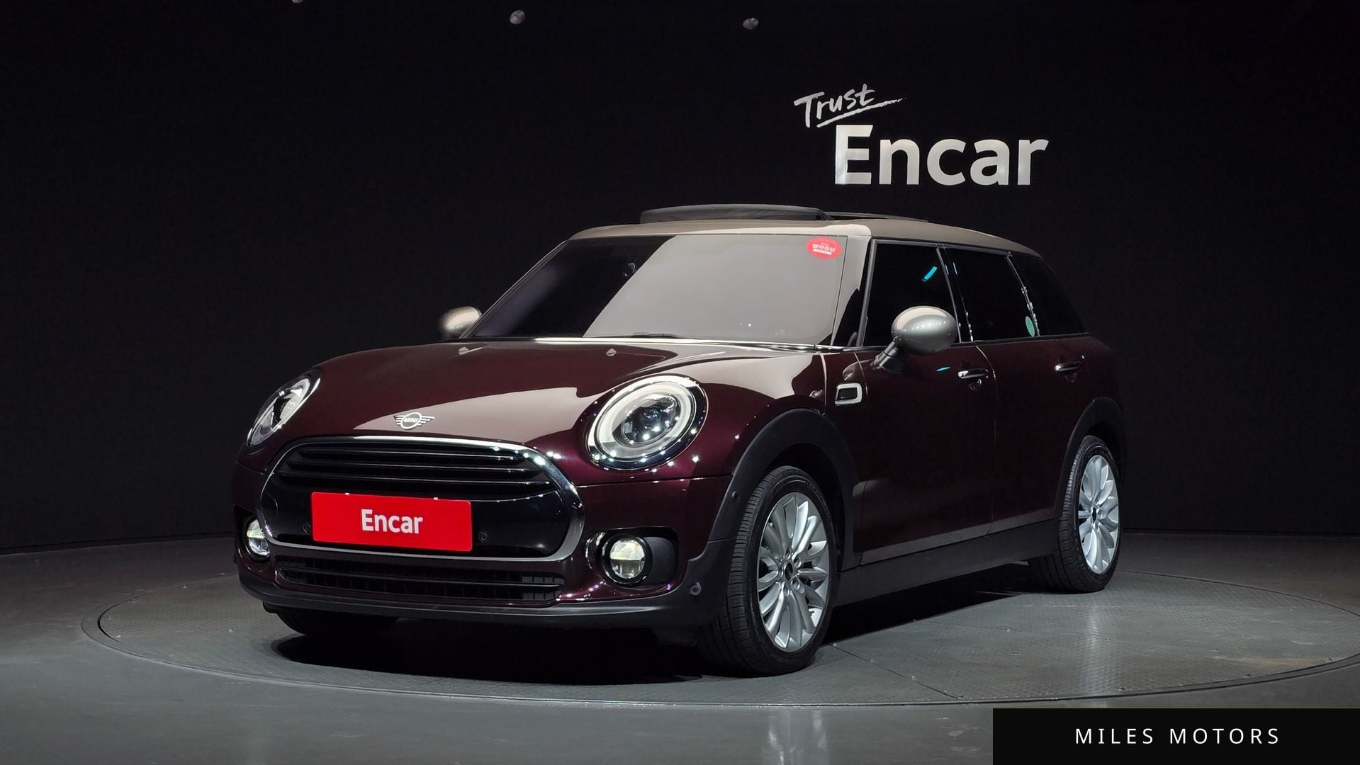 MINI Clubman 2019 — фото 1 из 12