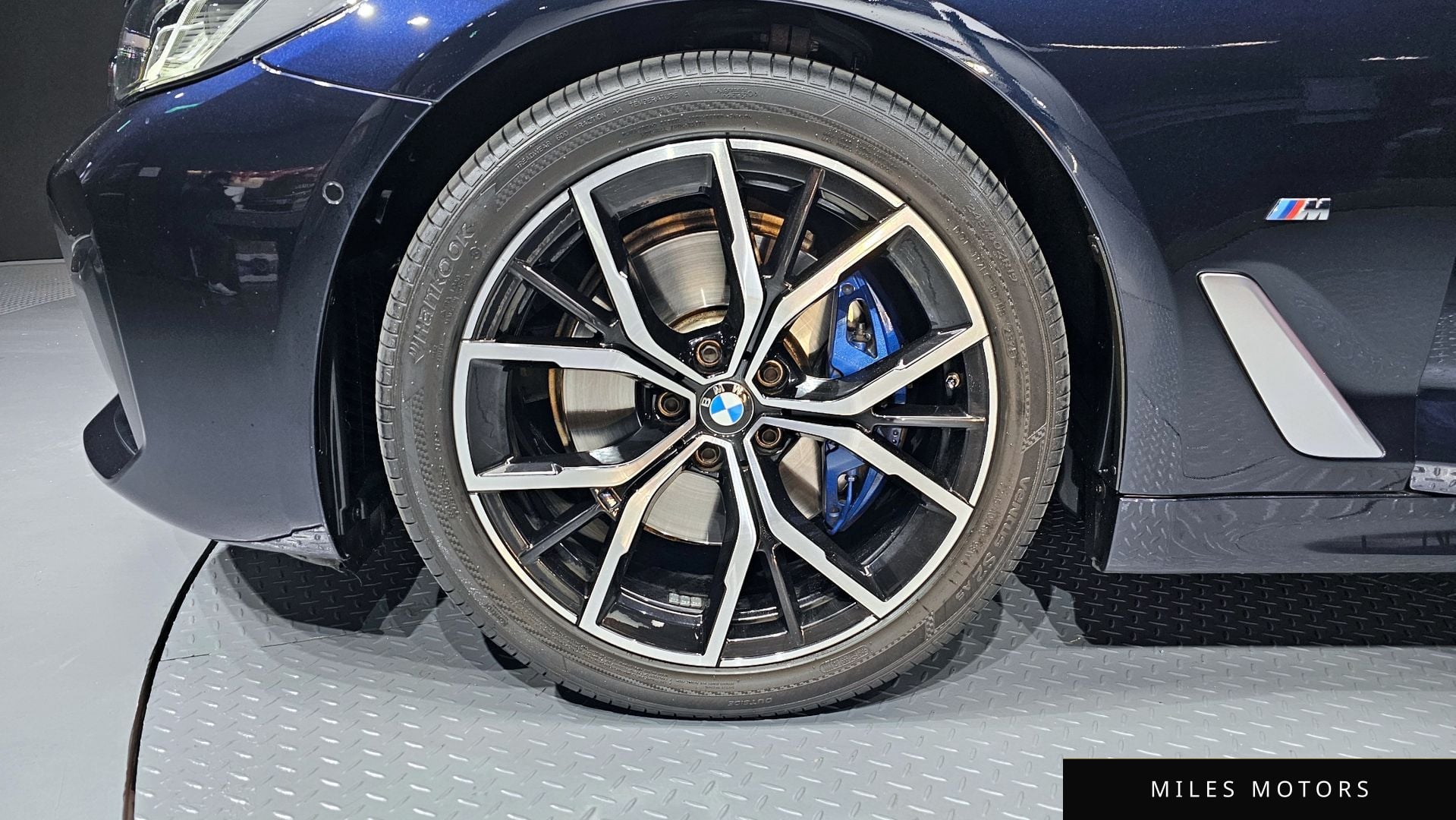BMW 5 Series (G30) 2021 — миниатюра 5