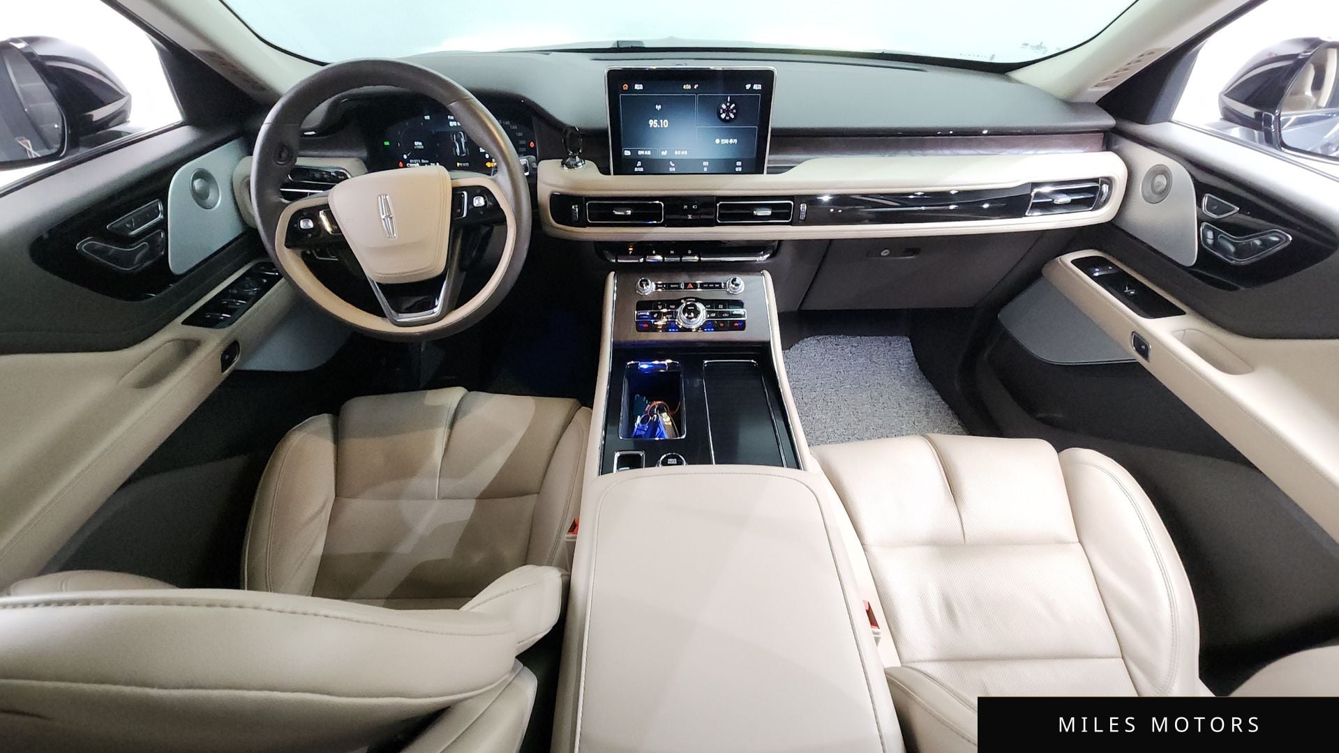 Lincoln Aviator 2022 — миниатюра 7