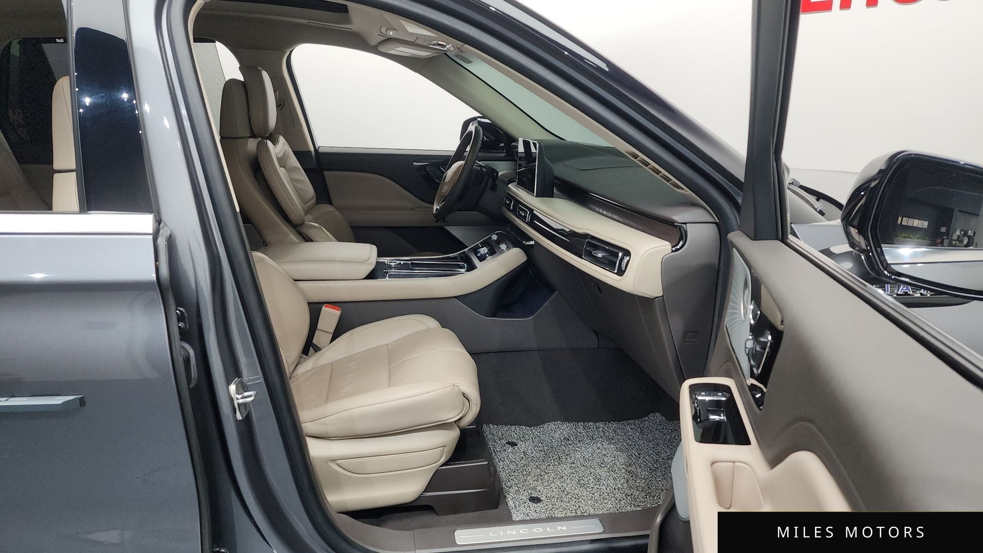 Lincoln Aviator 2022 — миниатюра 11