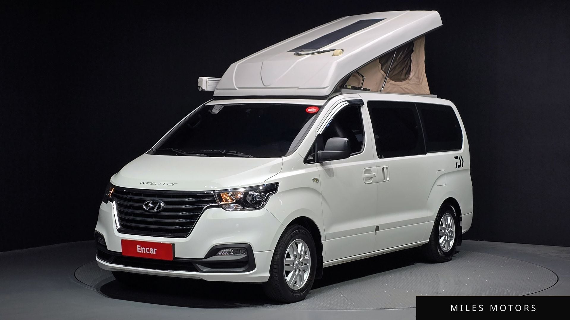 Hyundai Starex 2019 — фото 1 из 12