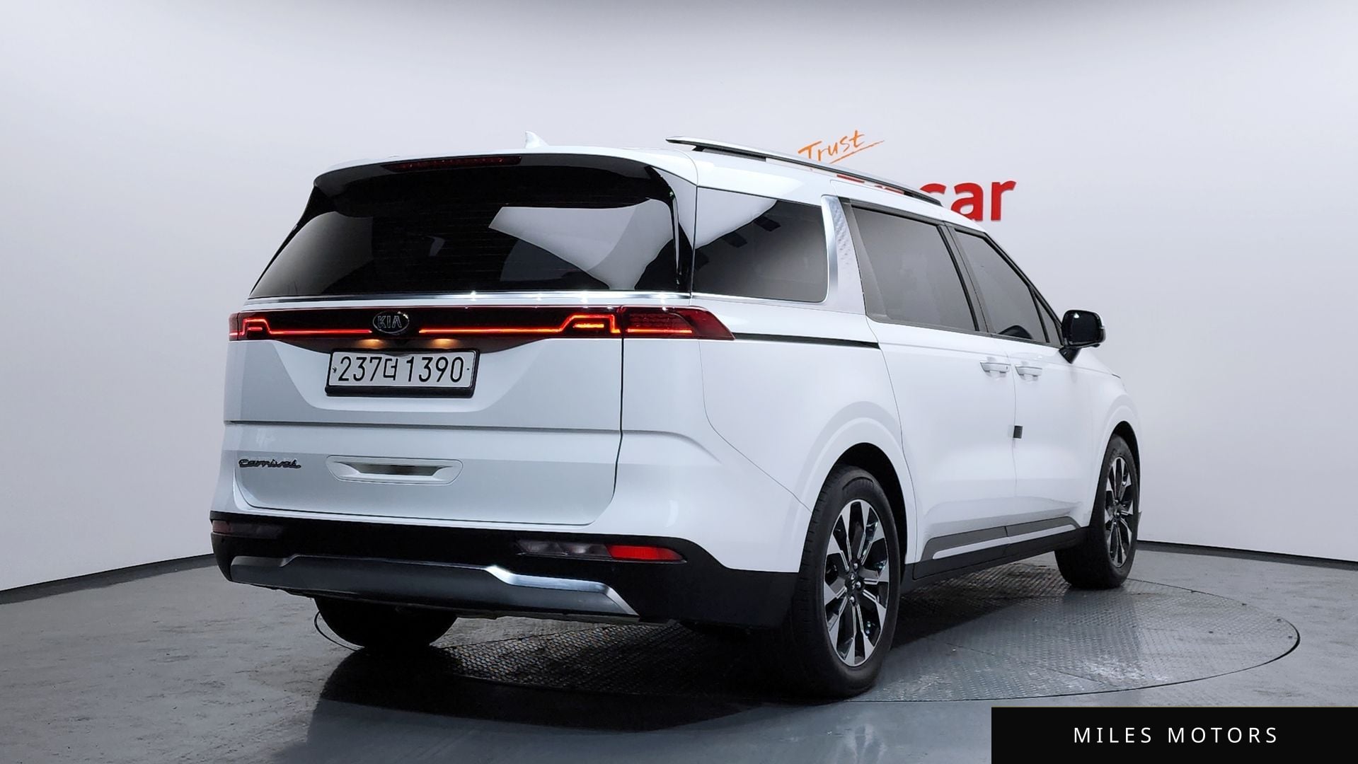 Kia Carnival 2021 — миниатюра 2