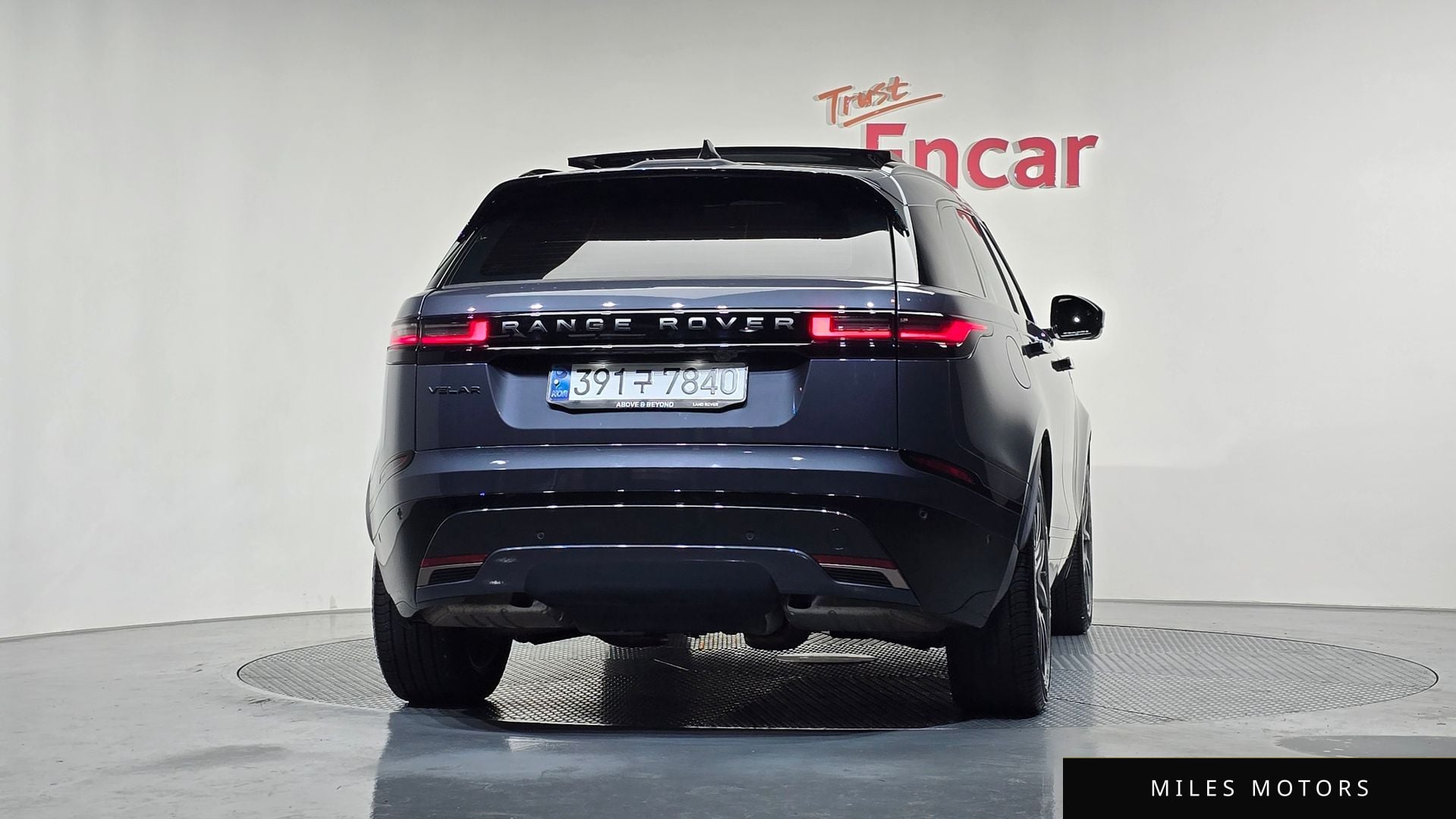 Land Rover 레인지로버 벨라 2025 — миниатюра 3