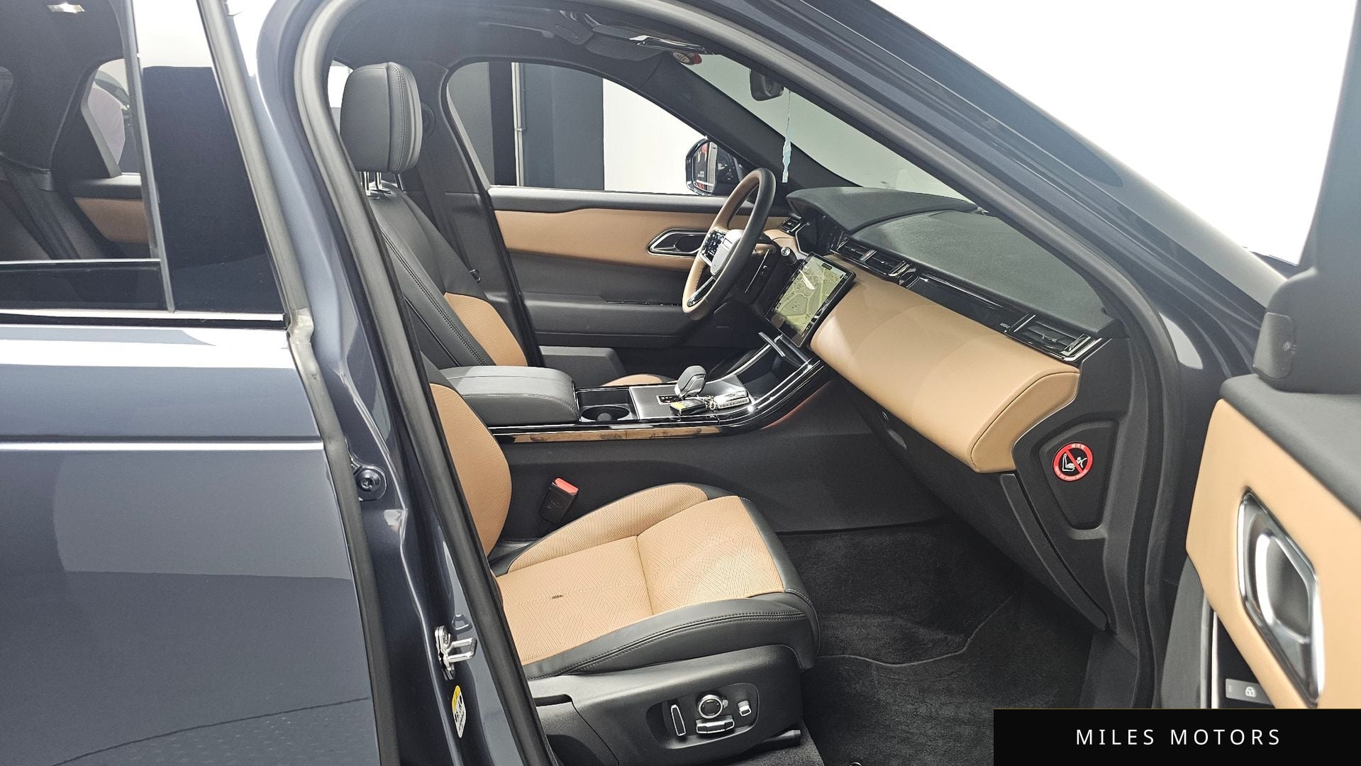 Land Rover 레인지로버 벨라 2025 — миниатюра 11