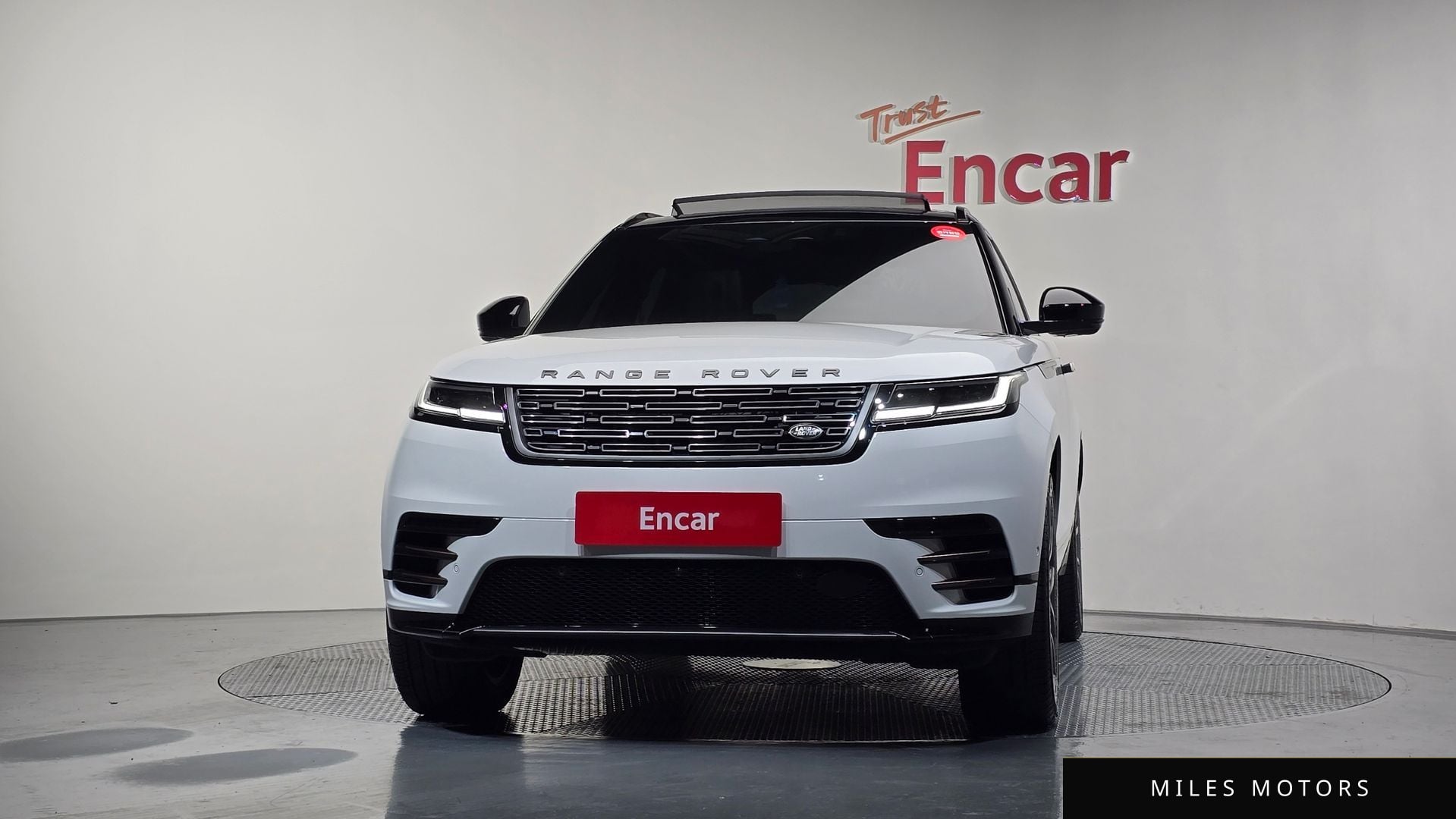 Land Rover 레인지로버 벨라 2025 — миниатюра 2