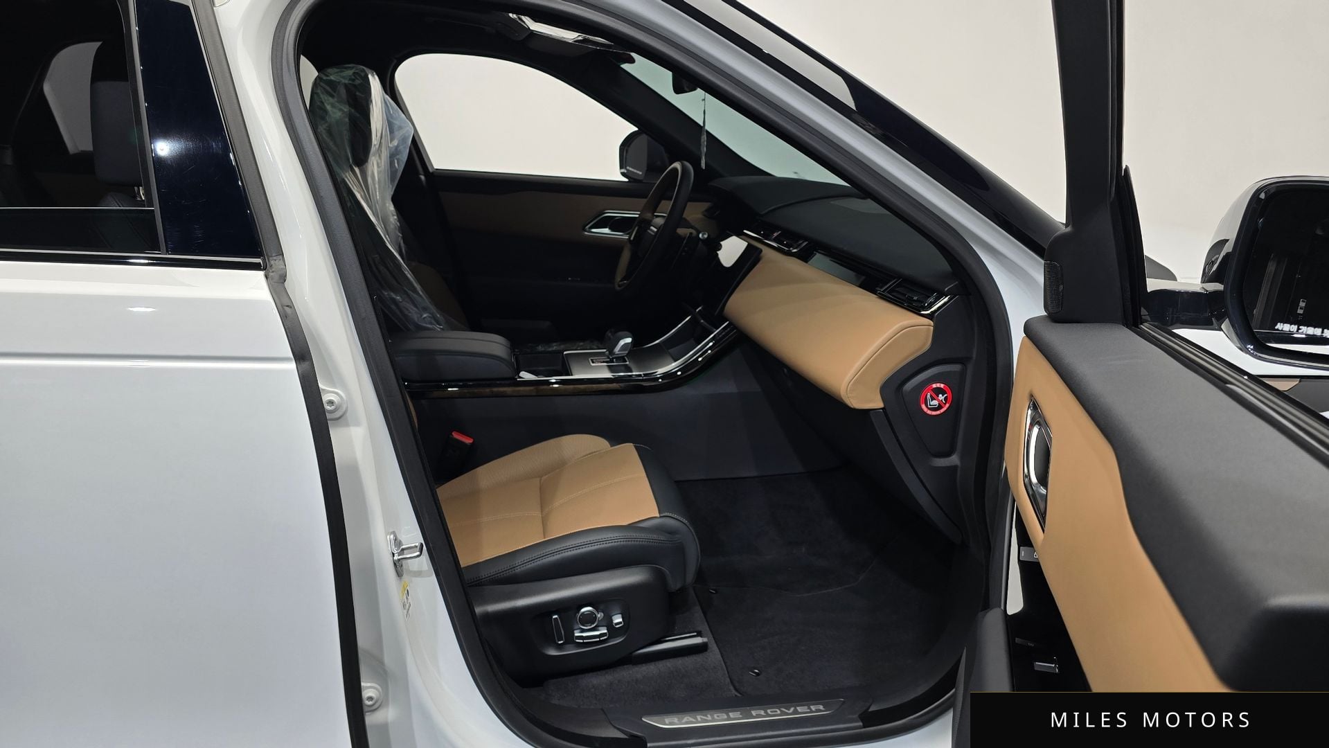 Land Rover 레인지로버 벨라 2025 — миниатюра 11