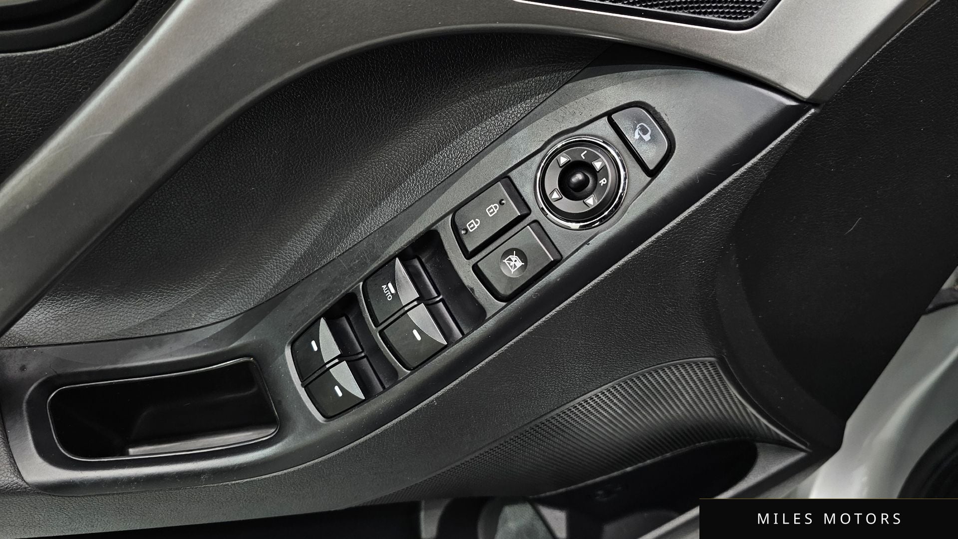 Hyundai AVANTE 2014 — миниатюра 19
