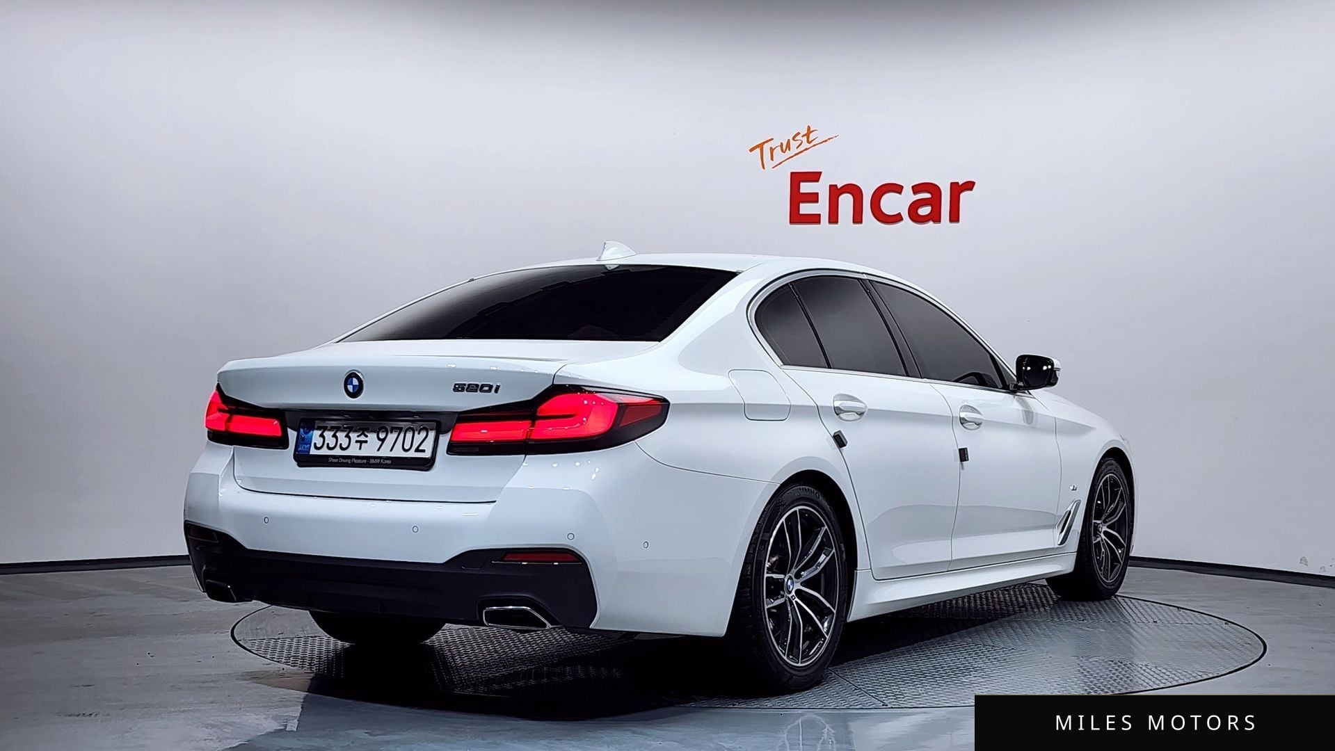 BMW 5 Series (G30) 2022 — миниатюра 2