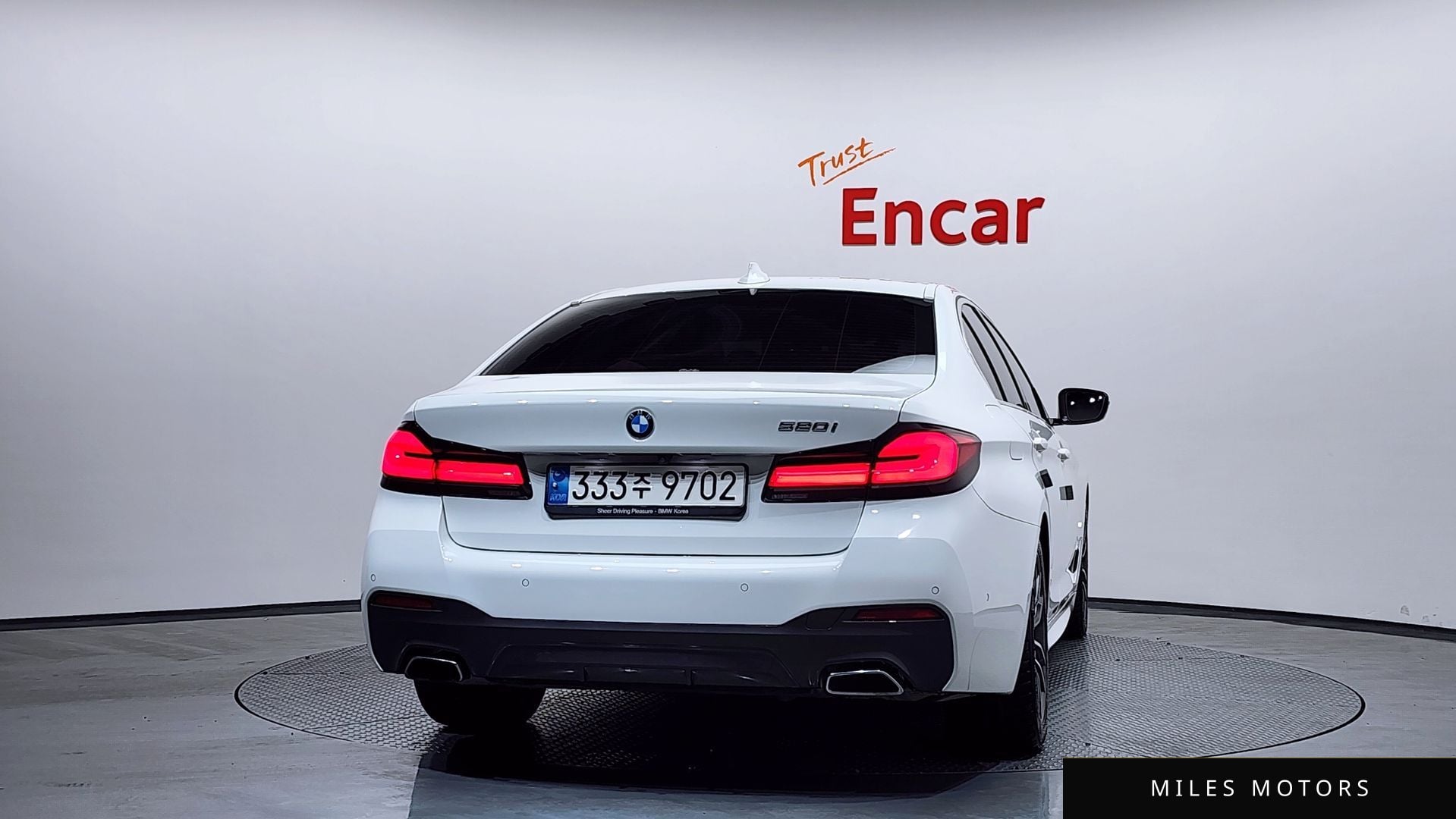 BMW 5 Series (G30) 2022 — миниатюра 4