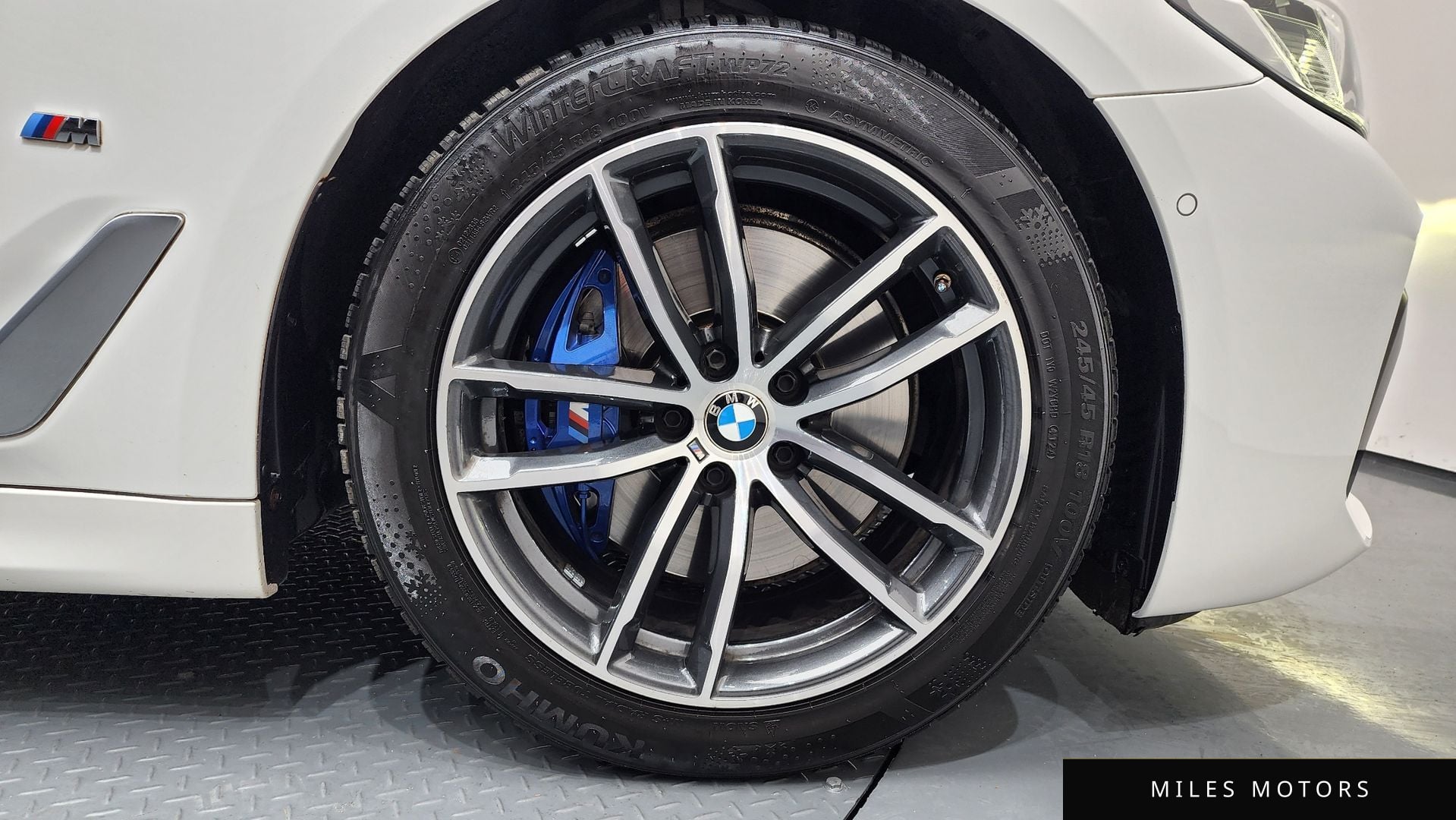 BMW 5 Series (G30) 2022 — миниатюра 5