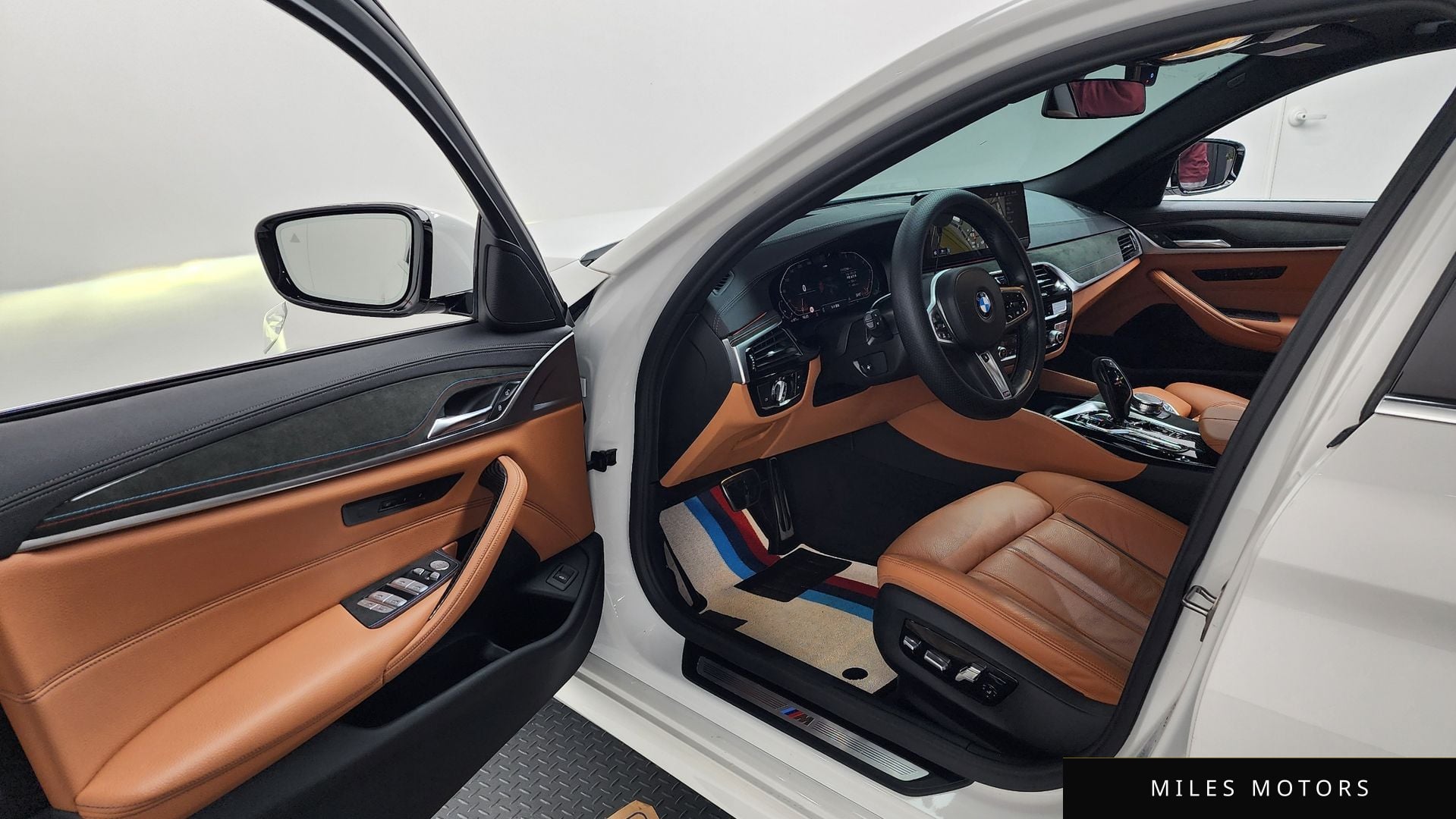 BMW 5 Series (G30) 2022 — миниатюра 10