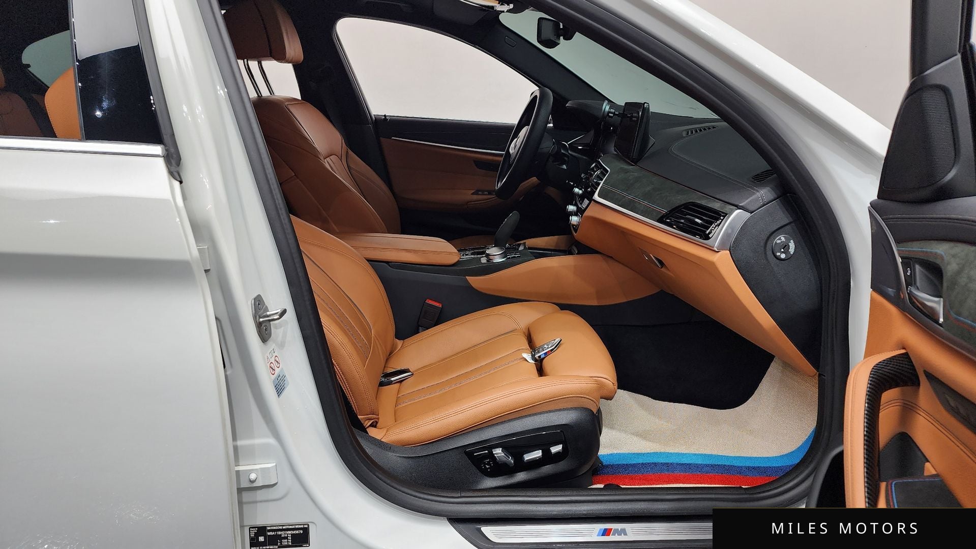BMW 5 Series (G30) 2022 — миниатюра 11