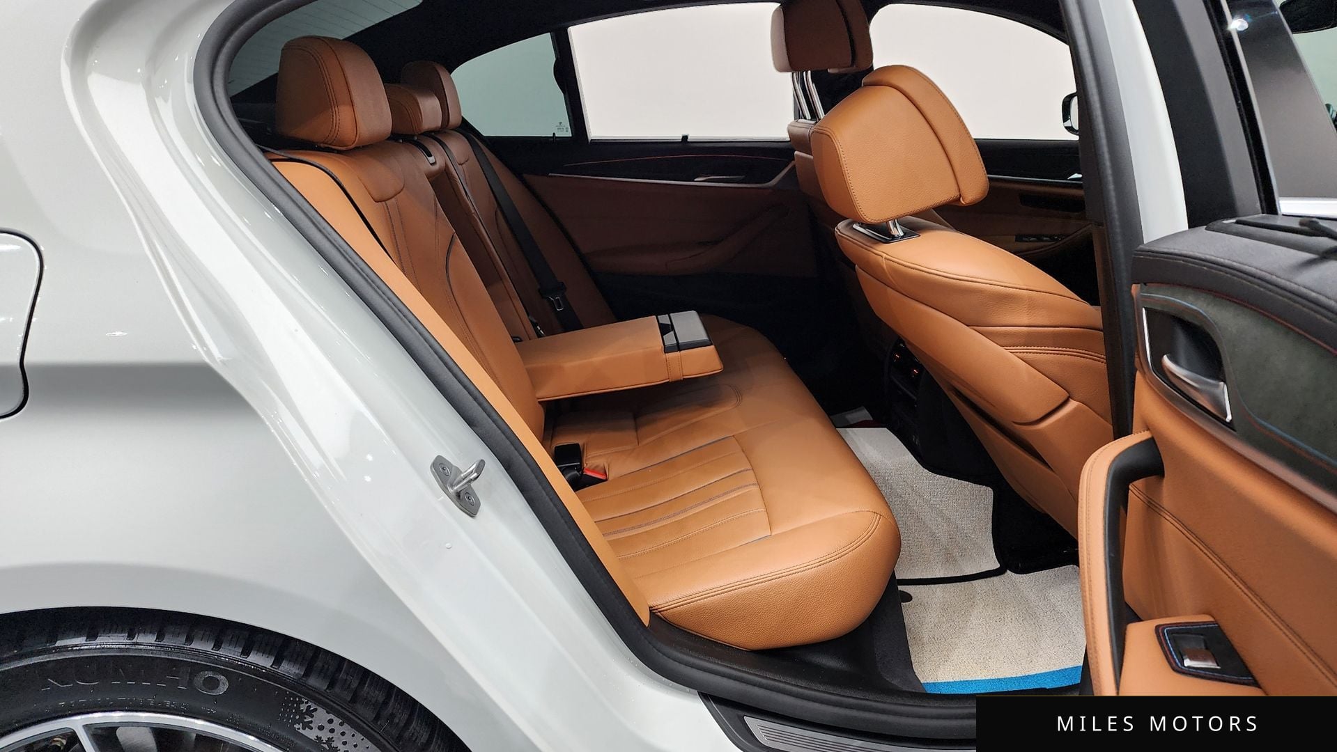 BMW 5 Series (G30) 2022 — миниатюра 12