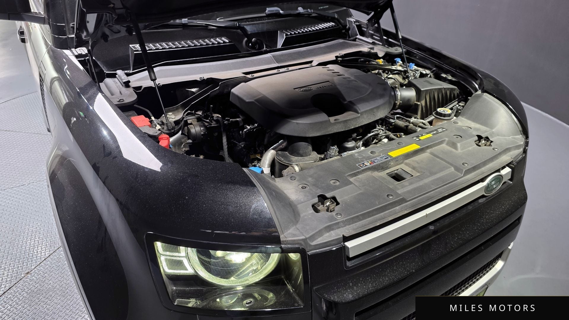 Land Rover Defender 2024 — миниатюра 6
