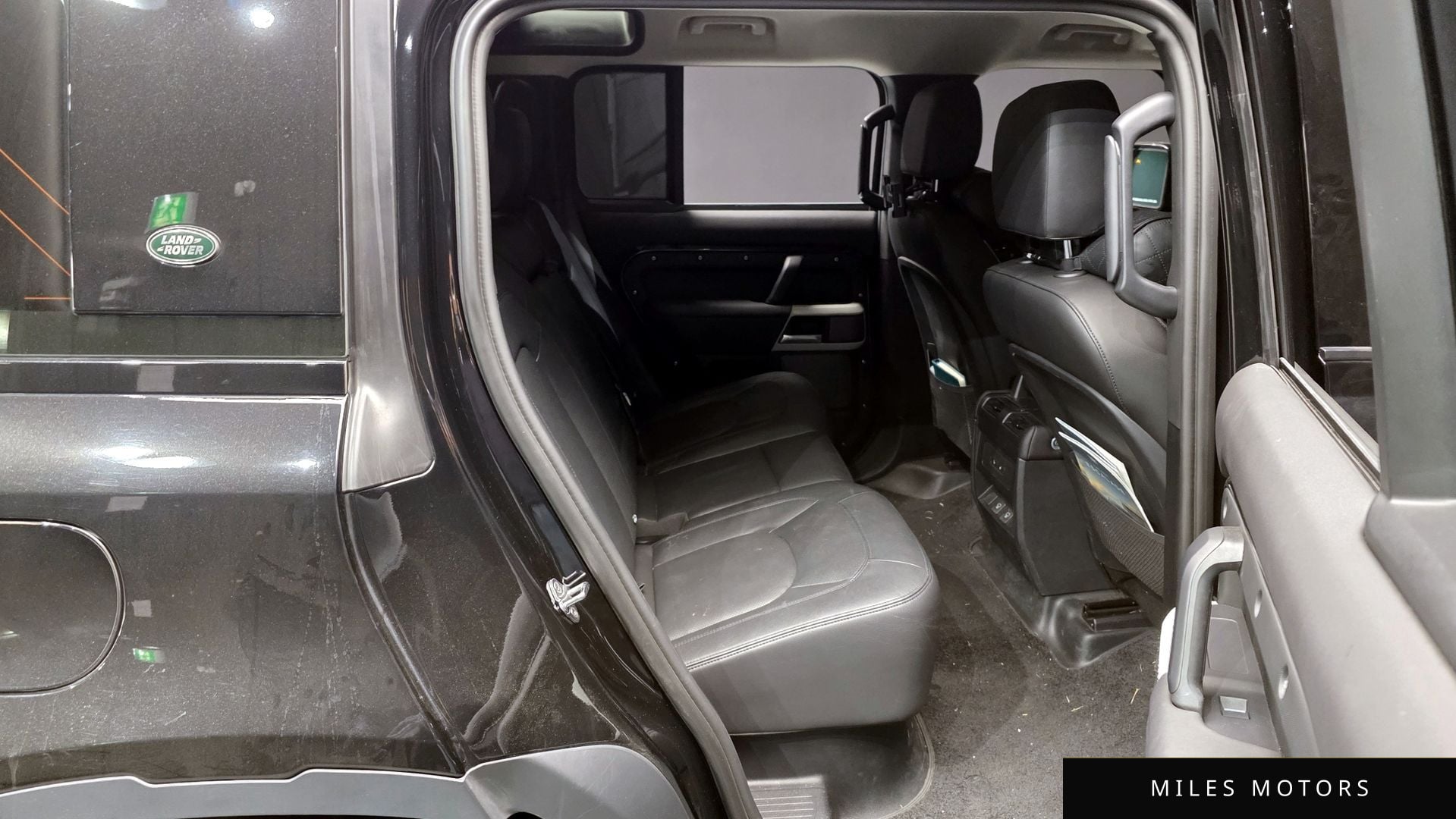 Land Rover Defender 2024 — миниатюра 12