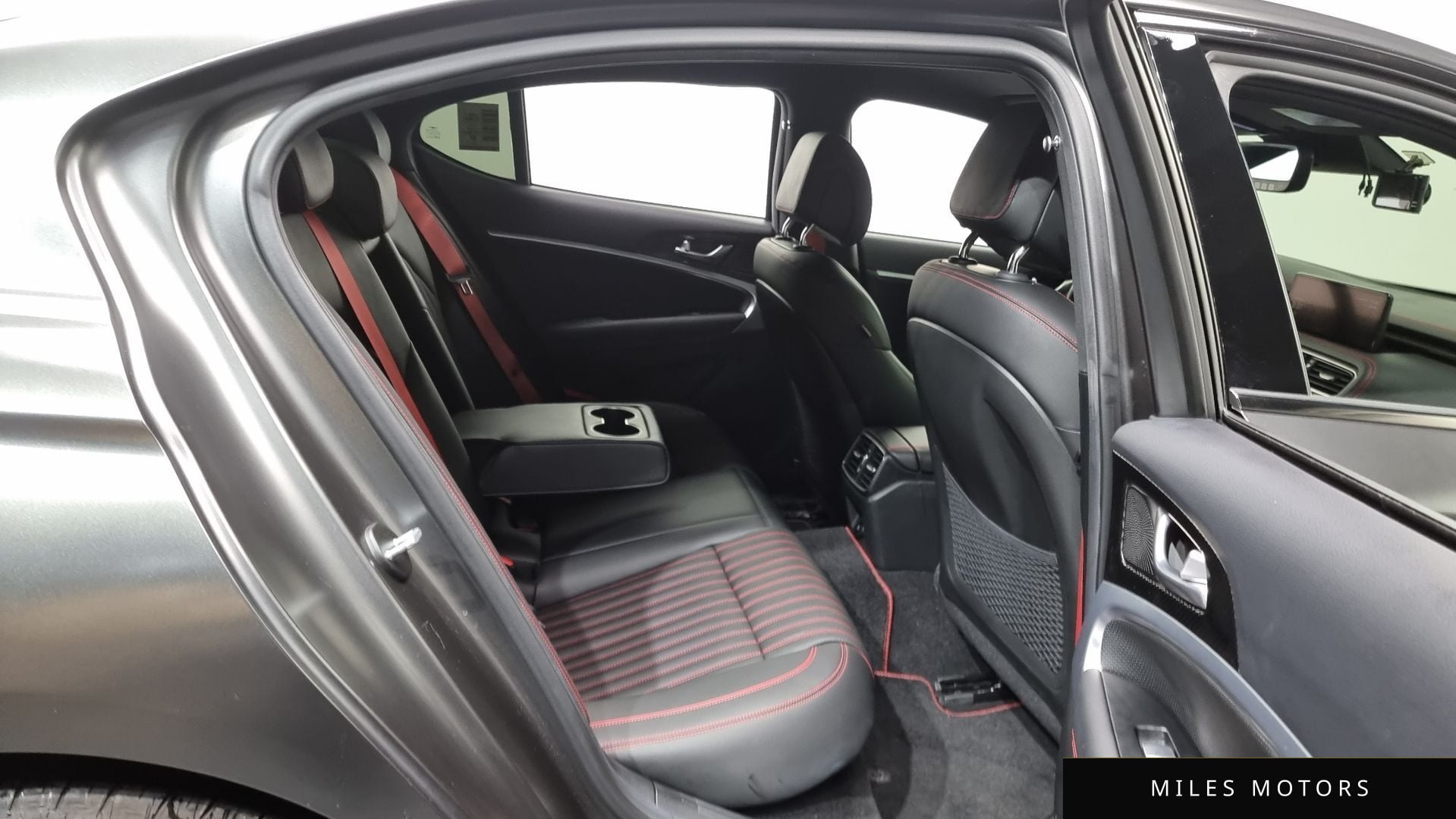 Genesis 뉴 G70 2022 — миниатюра 12