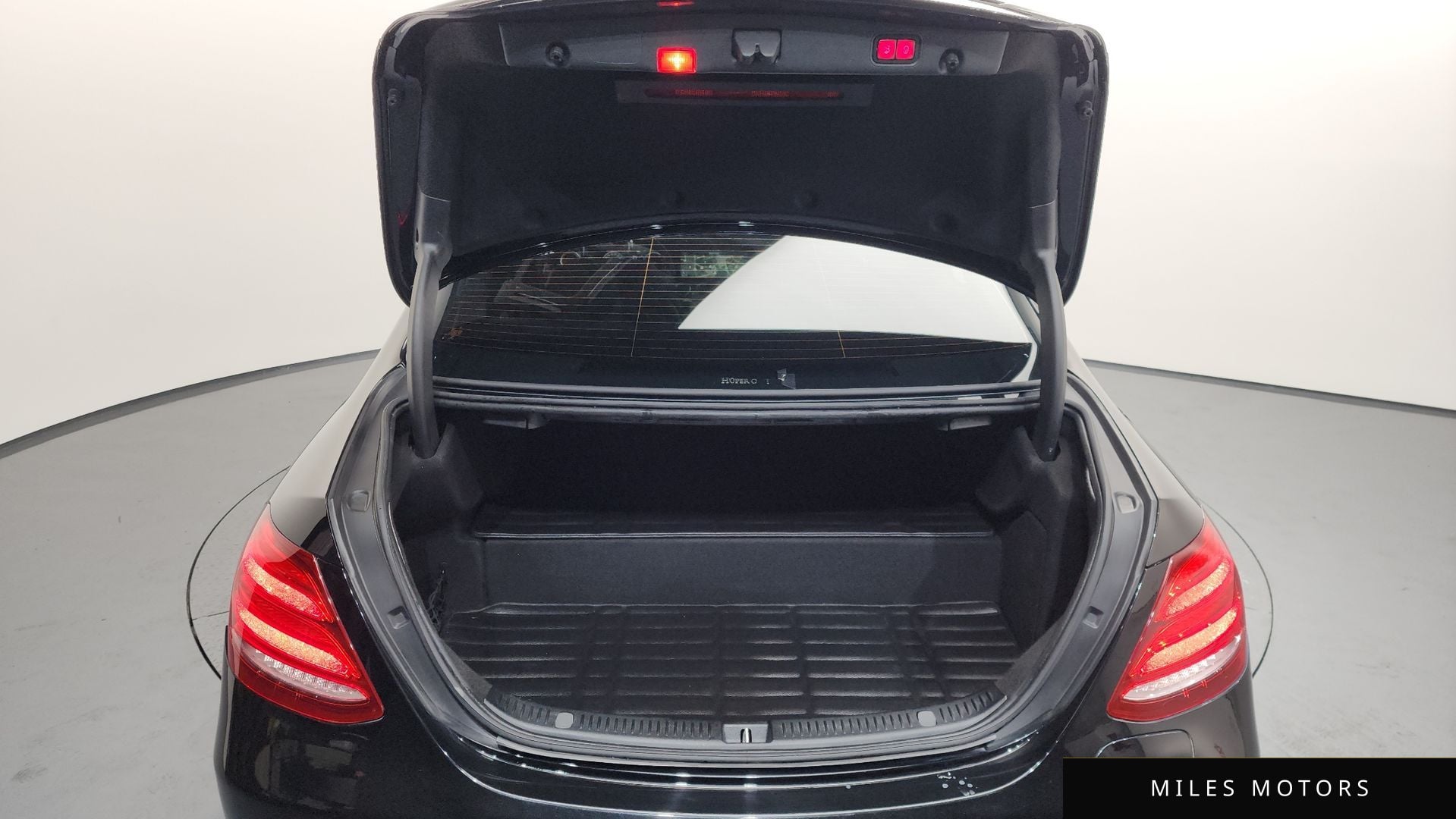 Mercedes-Benz E-Class W213 2019 — миниатюра 20