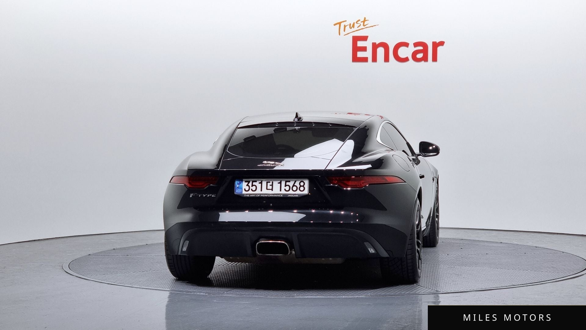 Jaguar F-TYPE 2023 — миниатюра 4